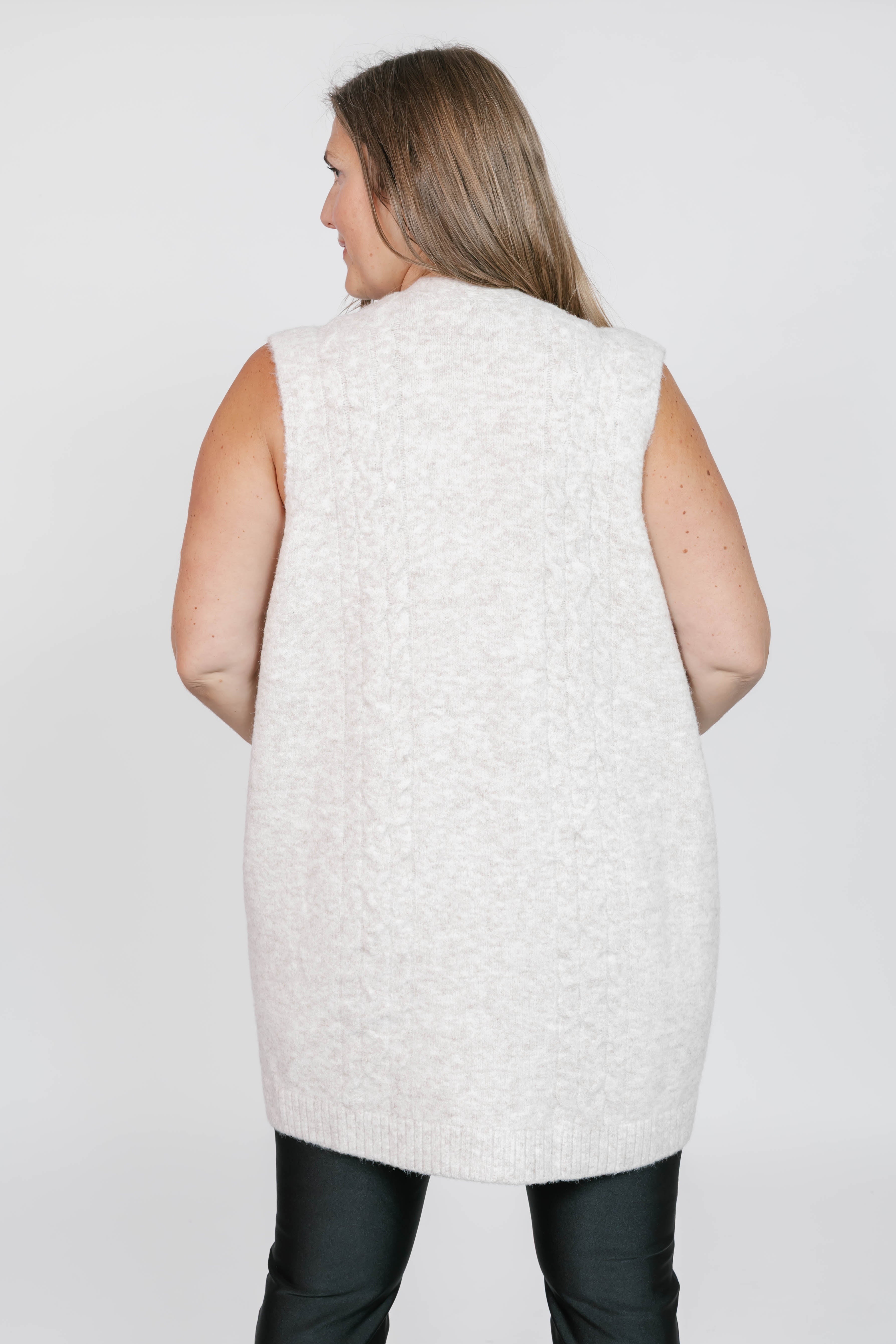 Adeline Cable Vest in Oatmeal
