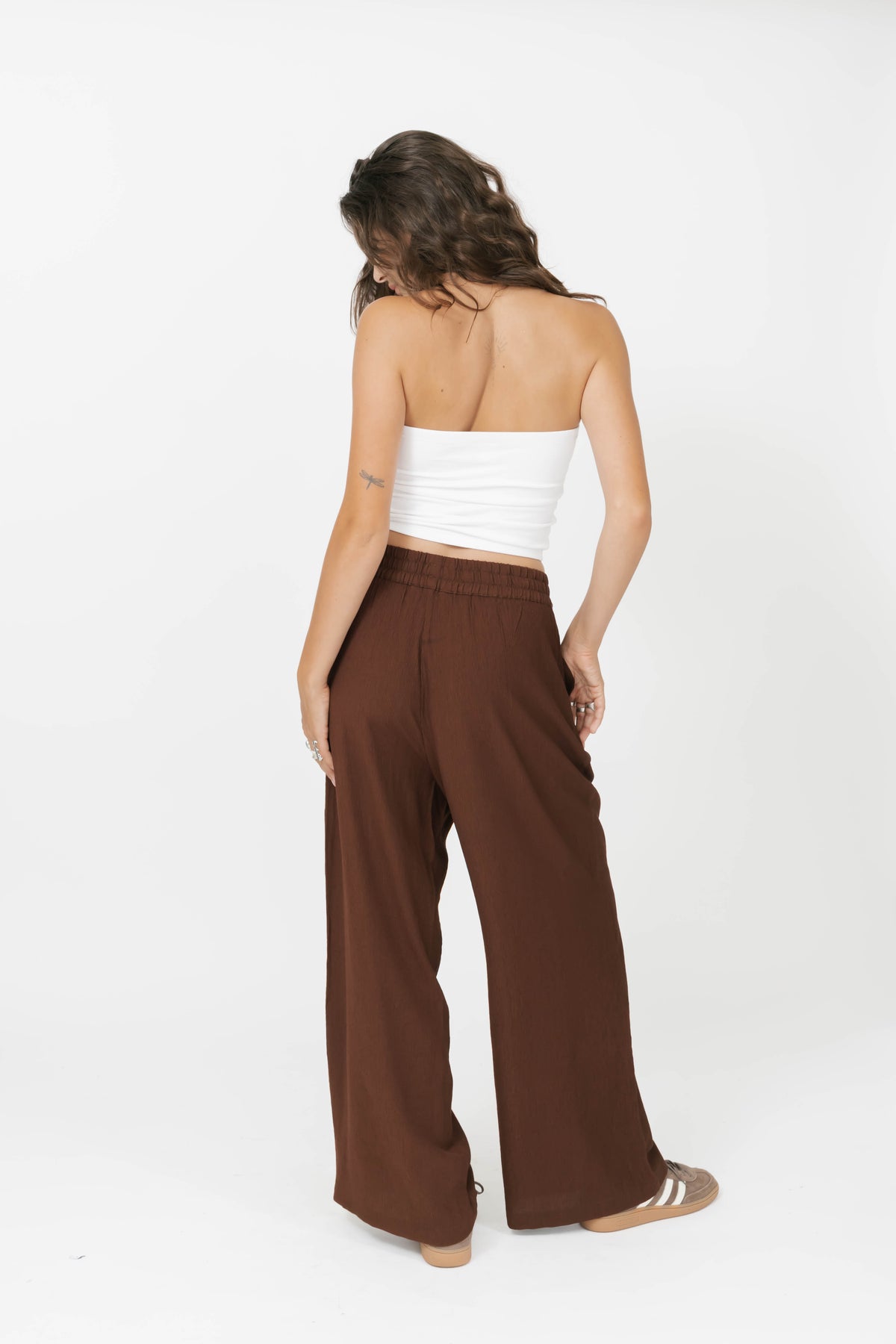 Alicia Plisse Pants in Coffee Bean