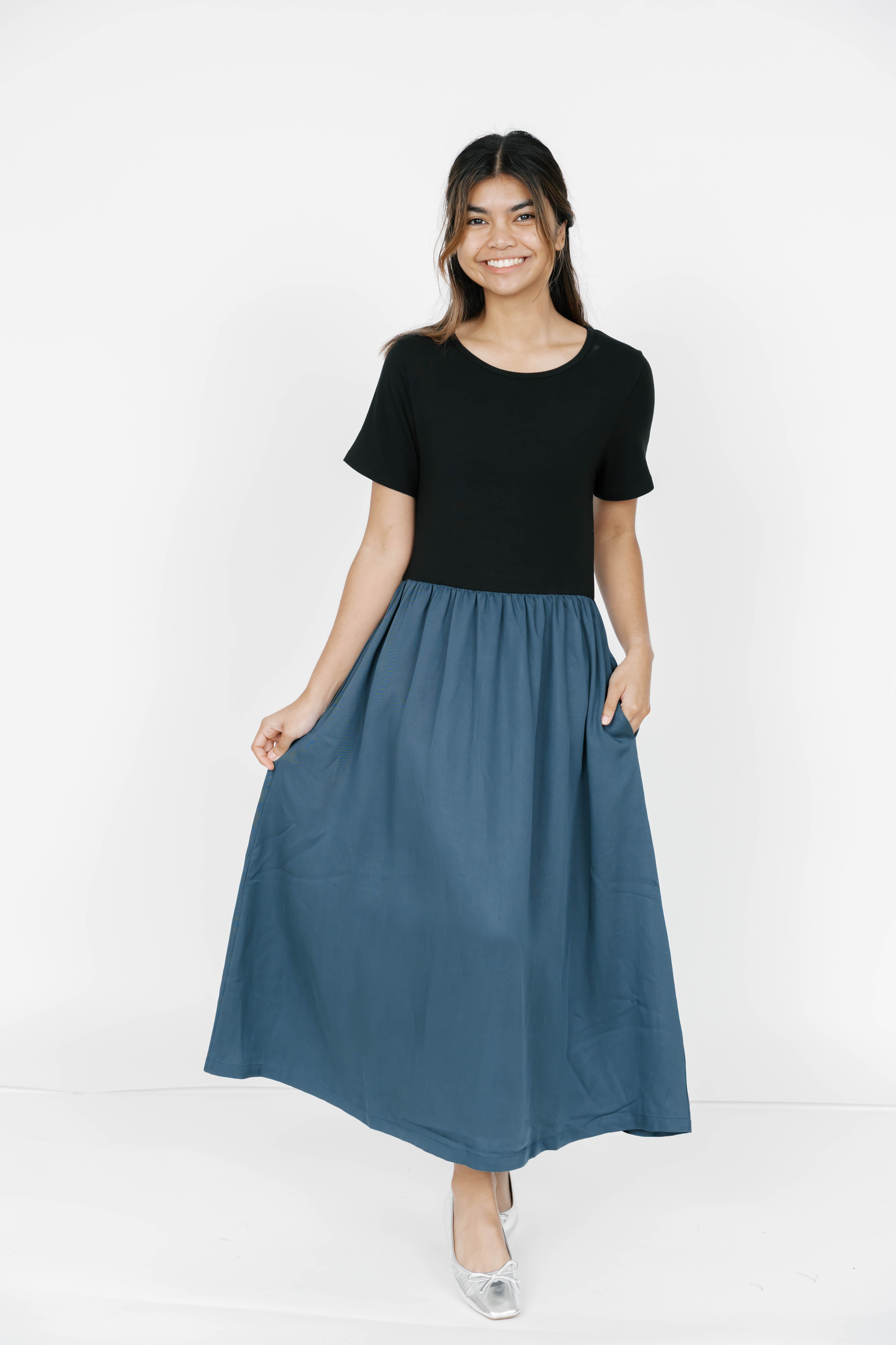 Andi Midi Dress in Midnight Black/Lagoon