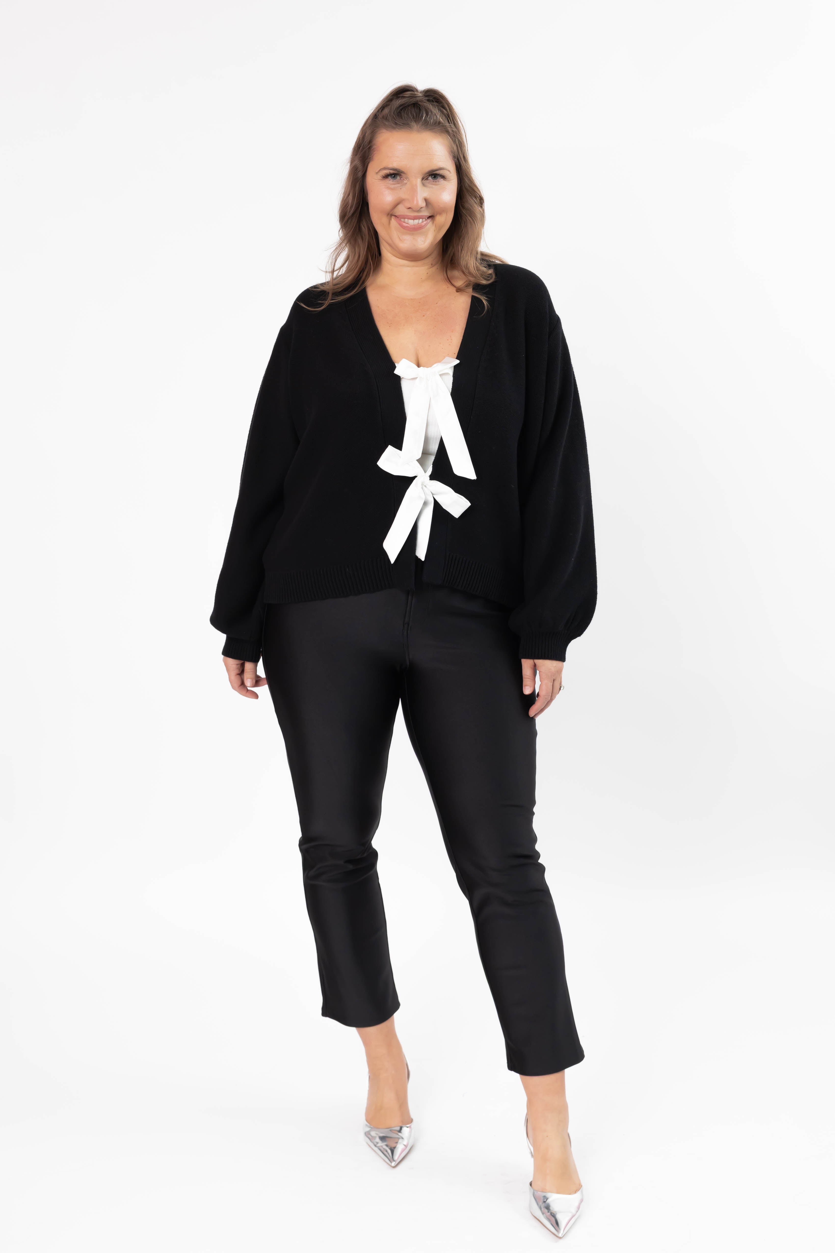 S+T x Fallon Farinacci Holiday Bow Box in Black/Cream