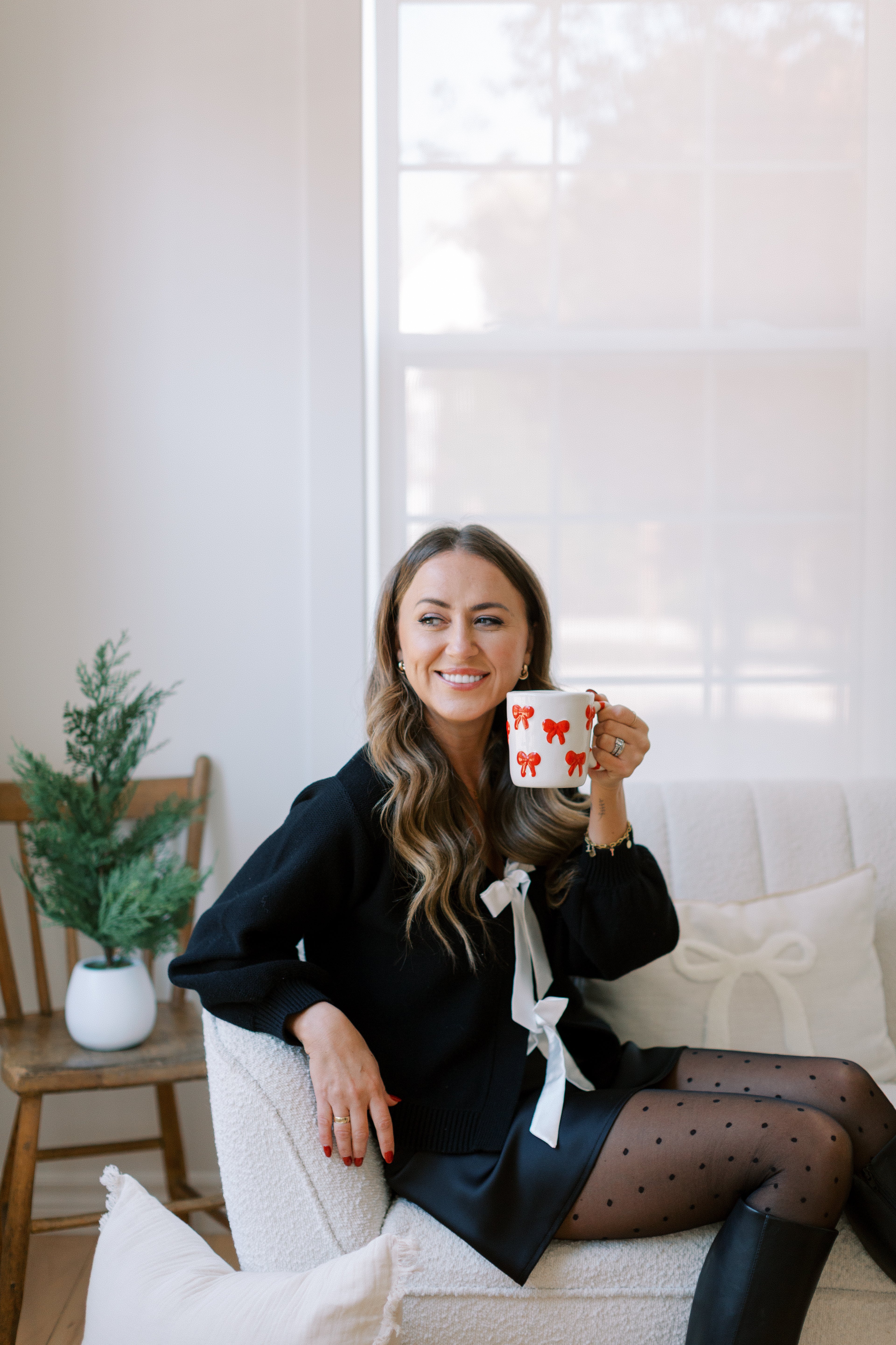 S+T x Fallon Farinacci Holiday Bow Box in Black/Cream