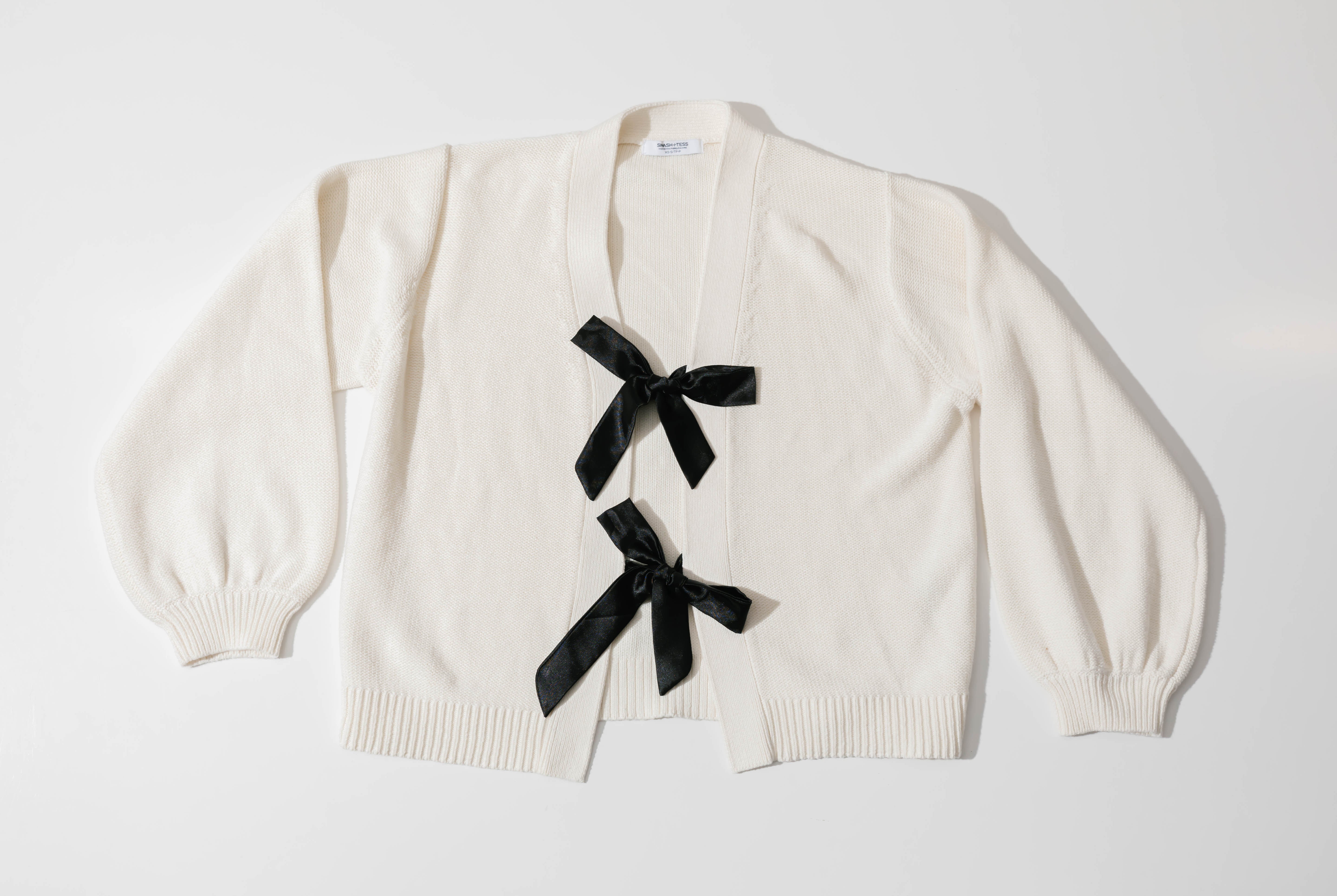 S+T x Fallon Farinacci Holiday Bow Box in Cream/Black