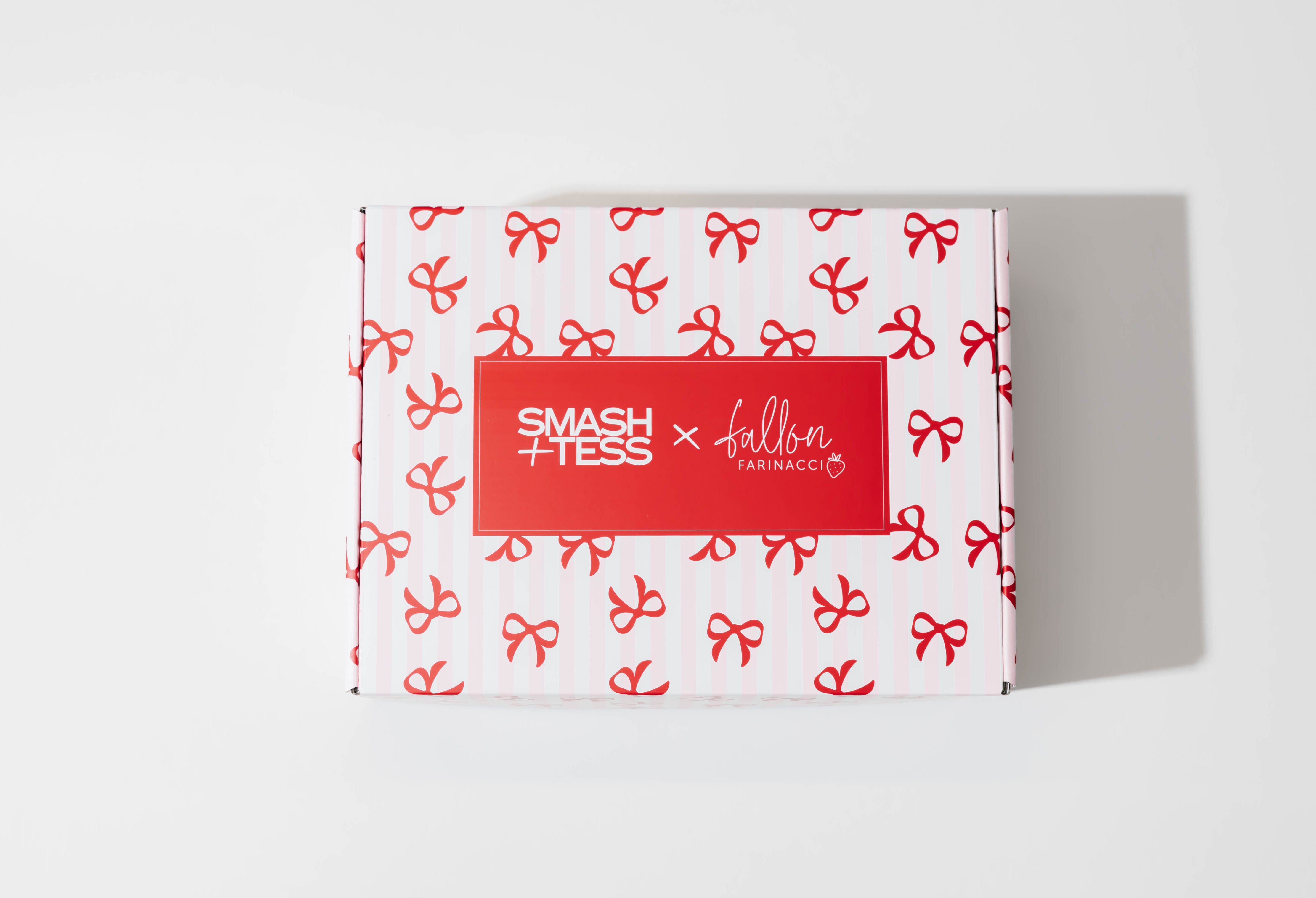 S+T x Fallon Farinacci Holiday Bow Box in Red/Cream