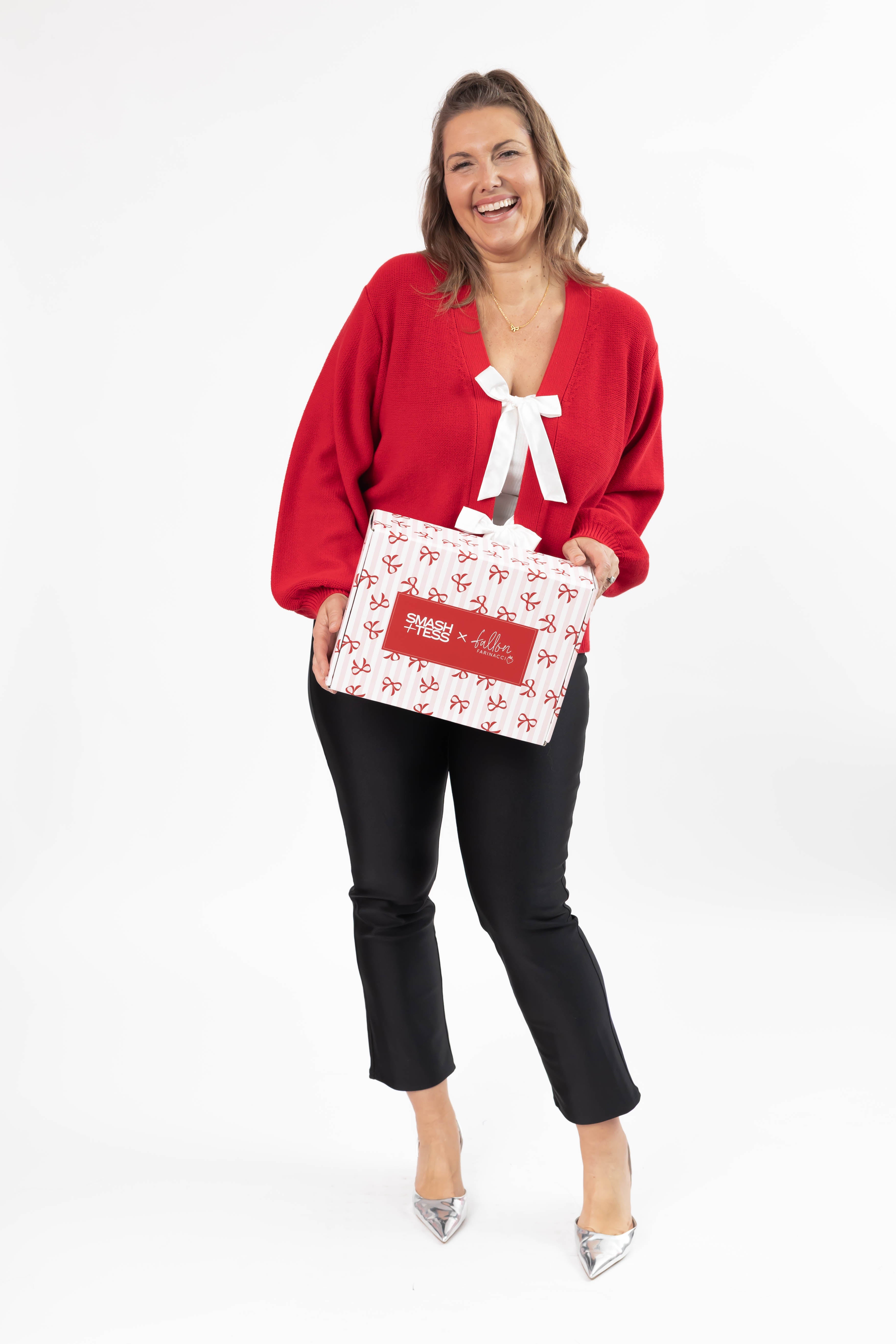 S+T x Fallon Farinacci Holiday Bow Box in Red/Cream