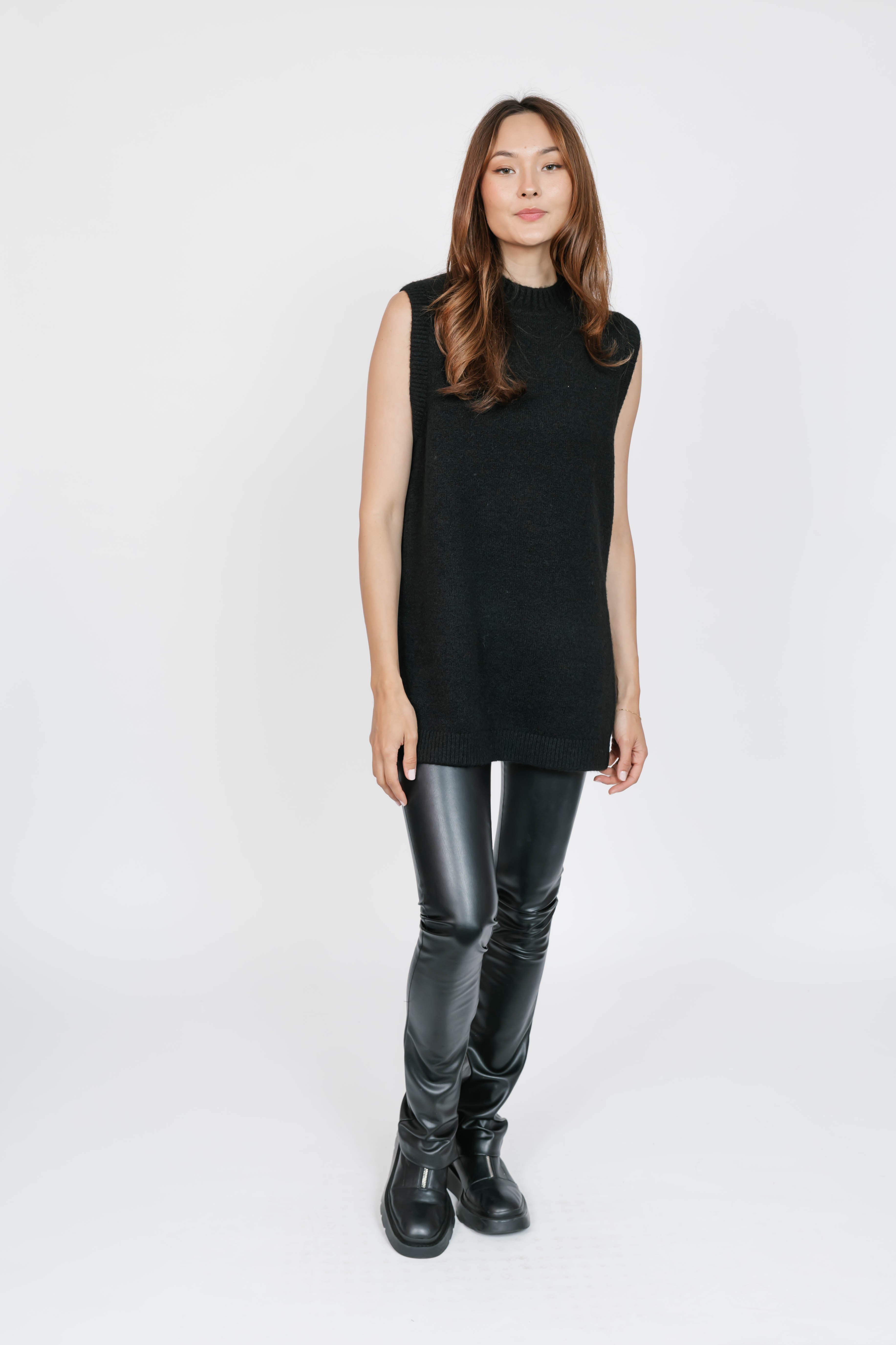 Charlie Sweater Tunic in Midnight Black