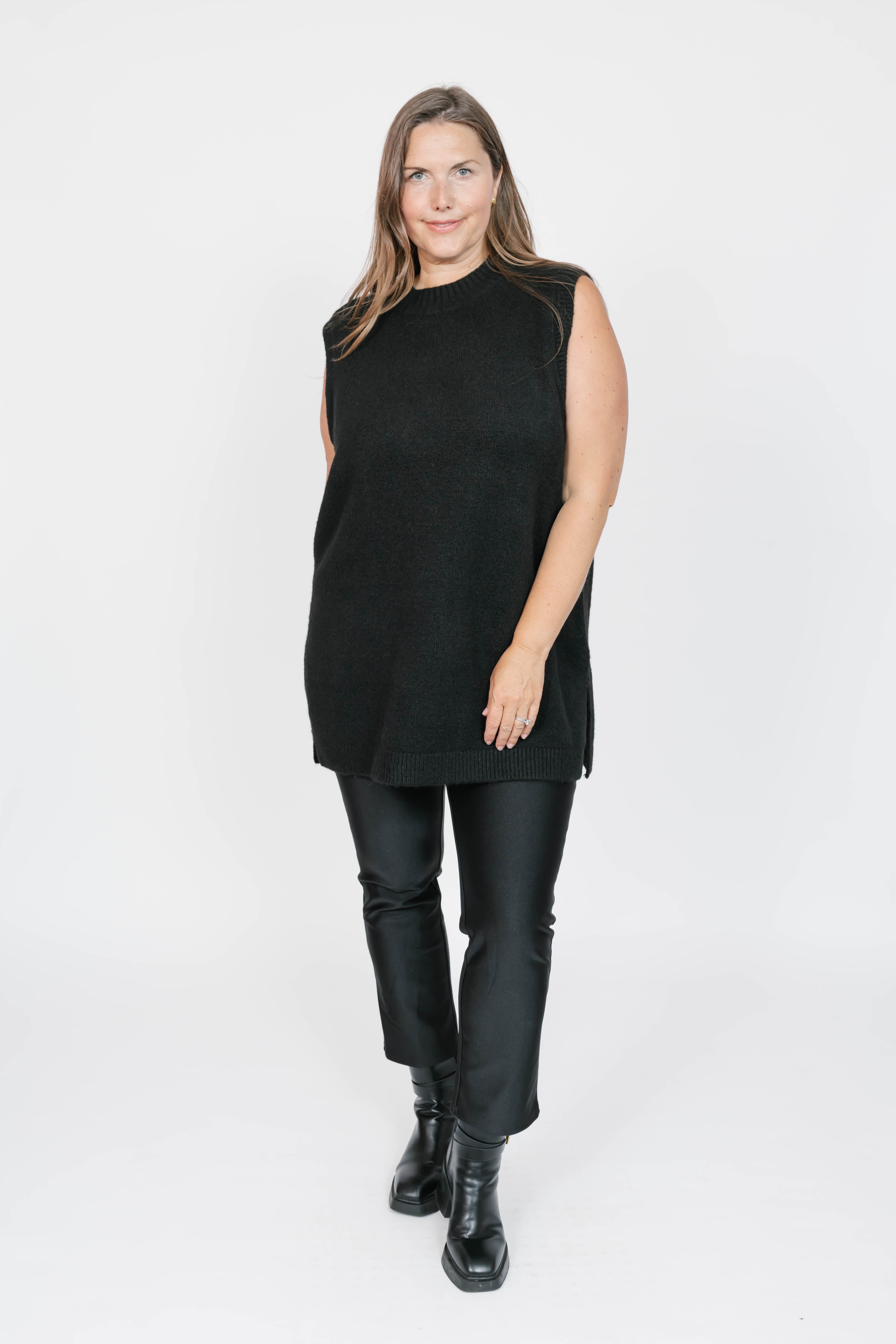 Charlie Sweater Tunic in Midnight Black