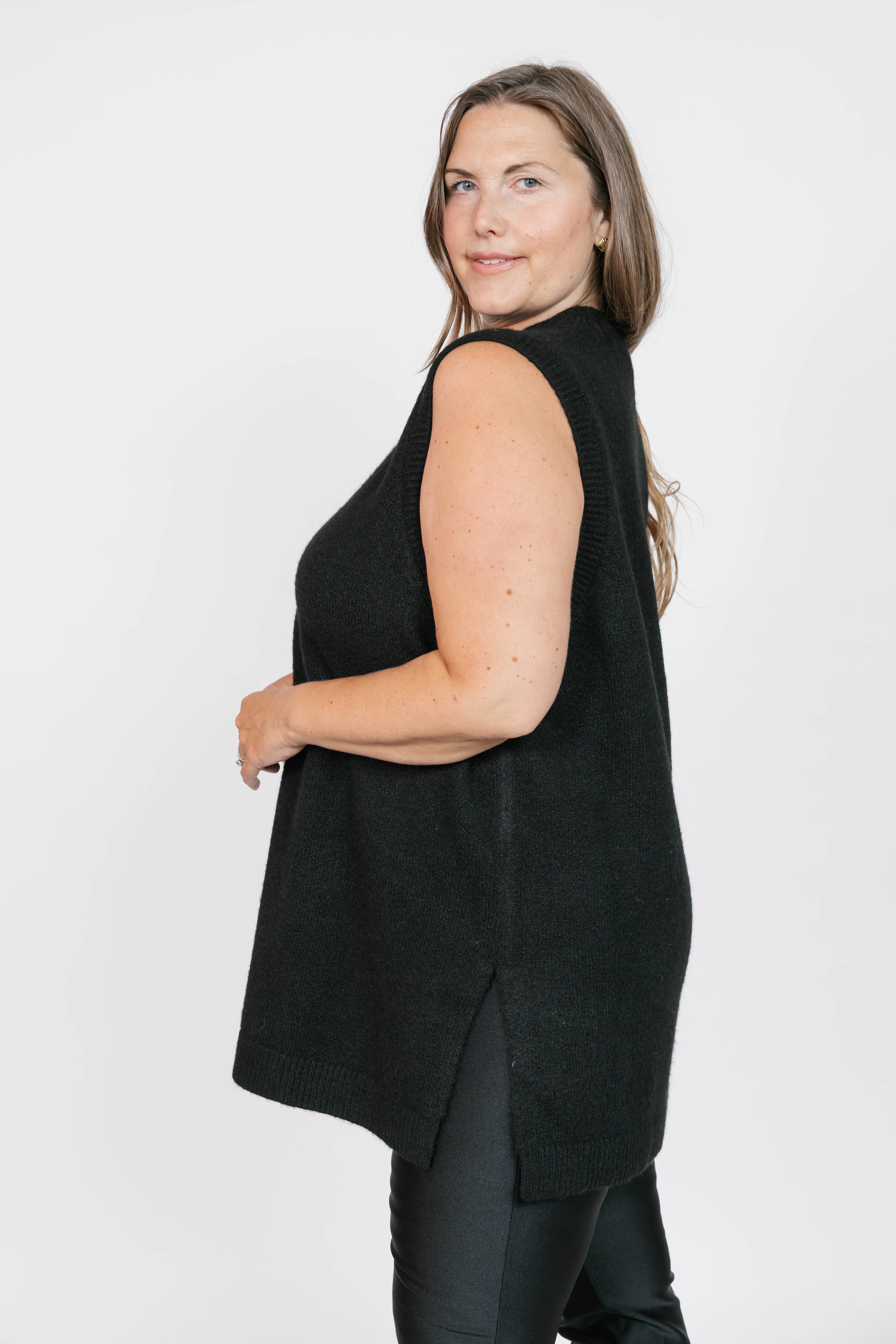 Charlie Sweater Tunic in Midnight Black