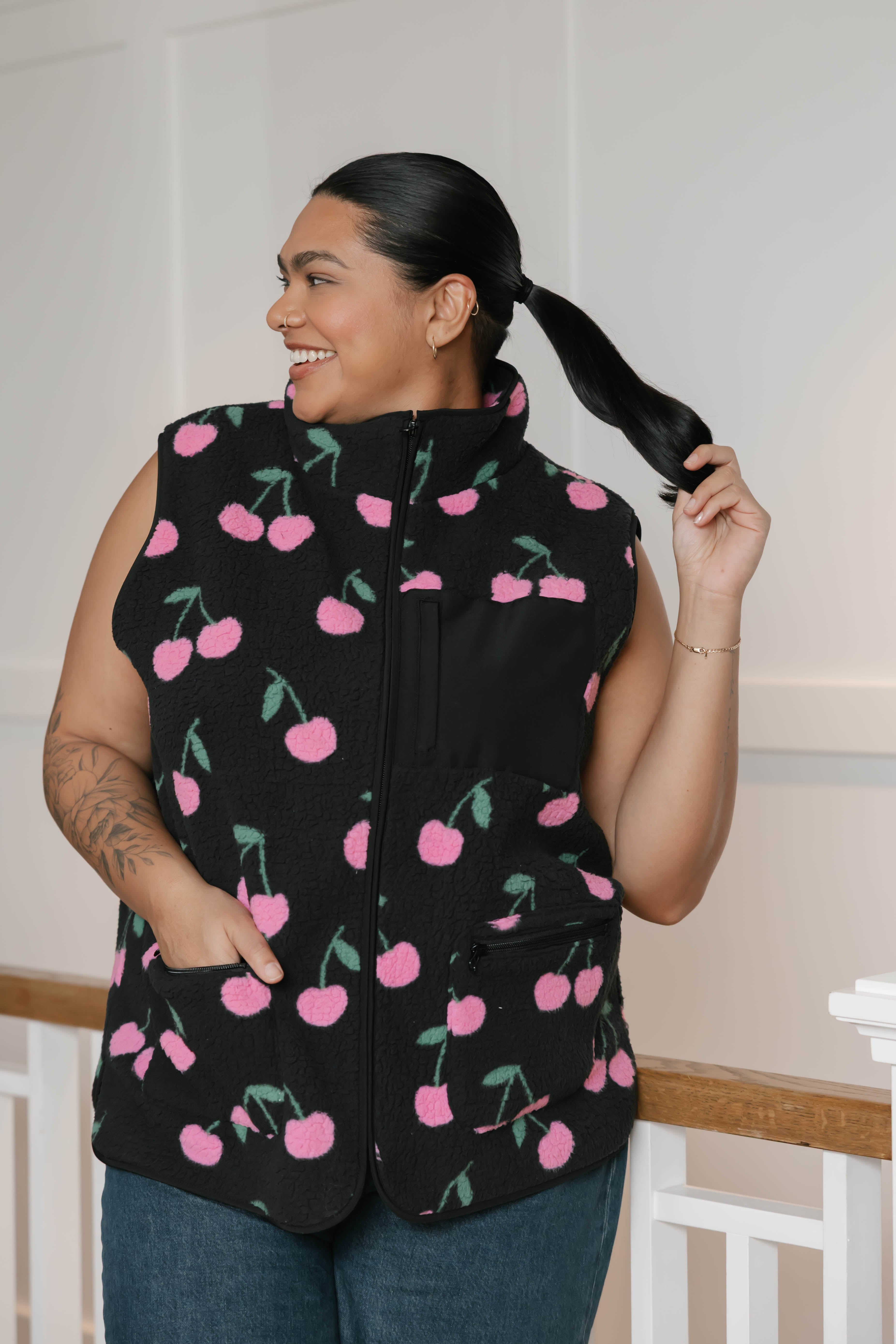 Teddy Vest in Black/Pink Cherry