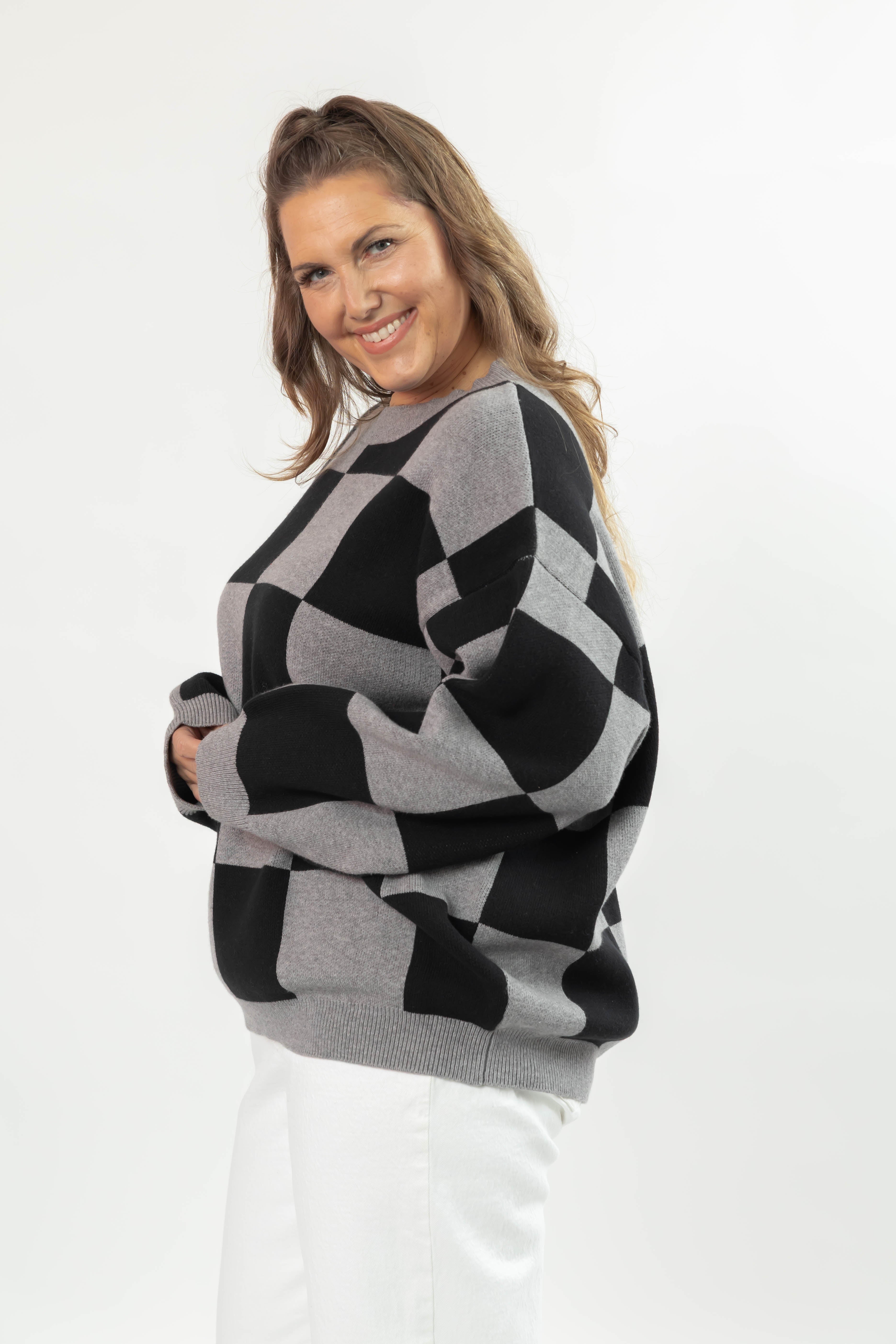 Chrissy Checkered Sweater in Grey/Black