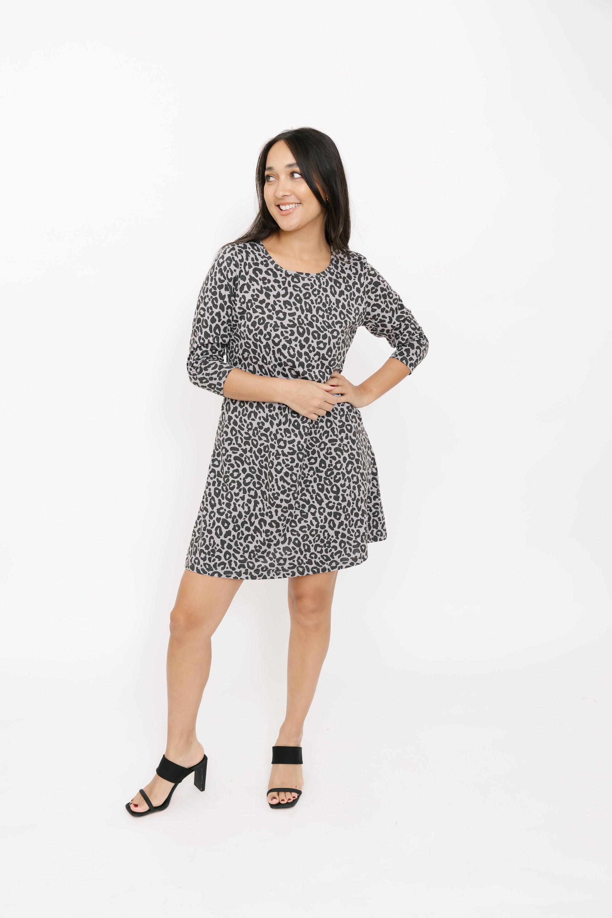 Cleo 3/4 Sleeve Mini Dress in Grey Lola Leopard – Smash + Tess