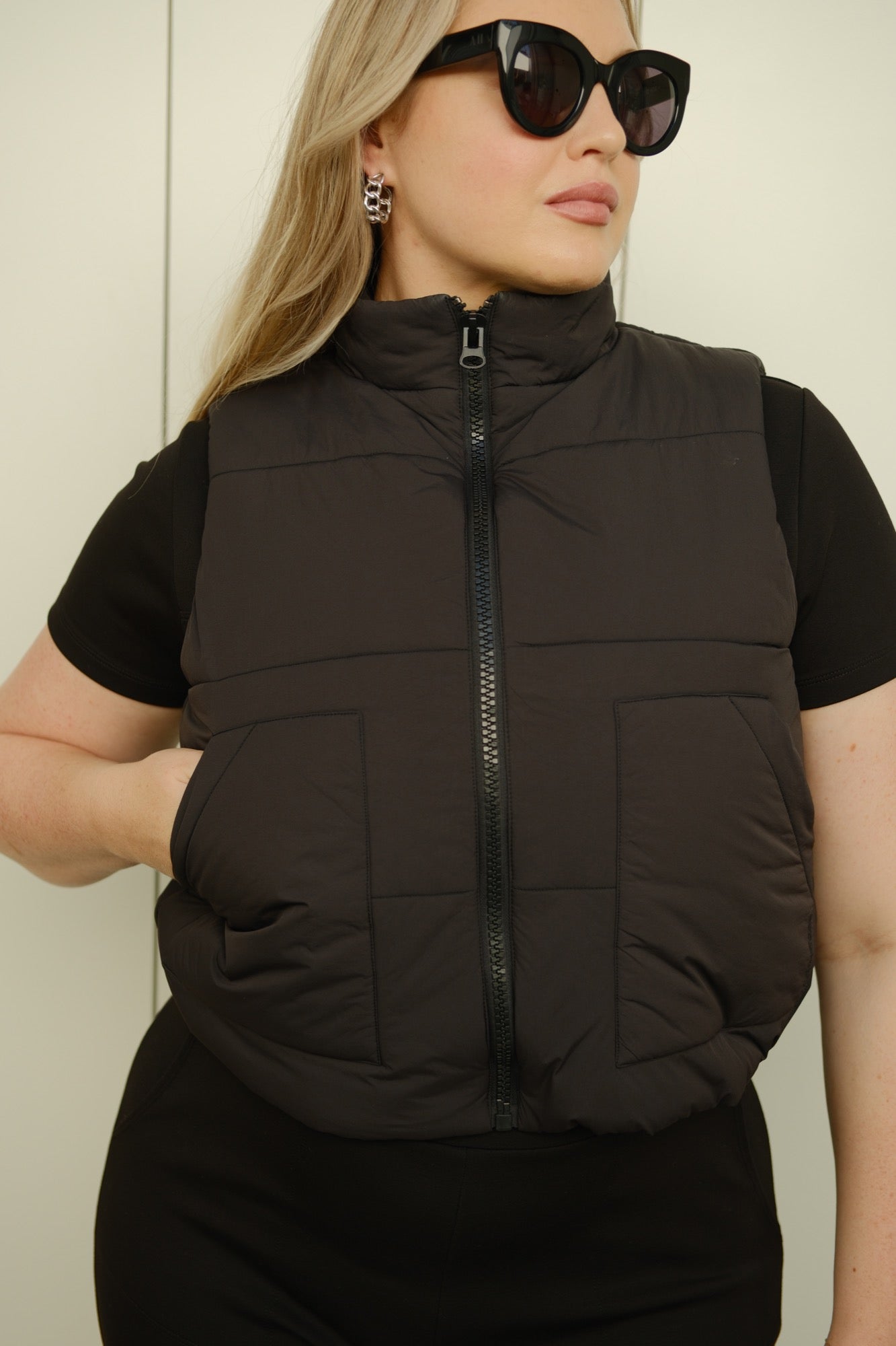 On The Go Puffy Vest in Midnight Black