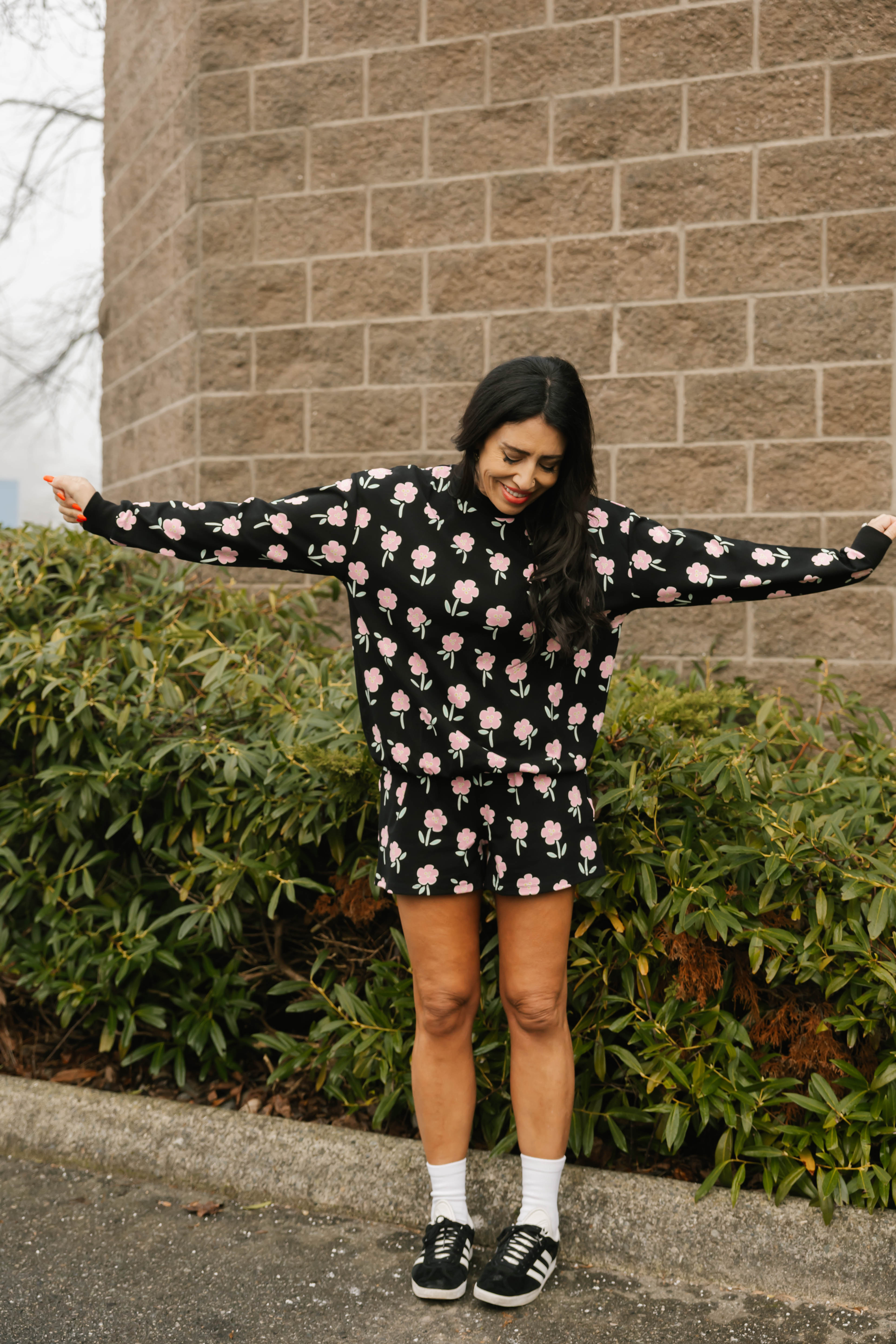 Fresh Floral Hang Out Short in Black Floral