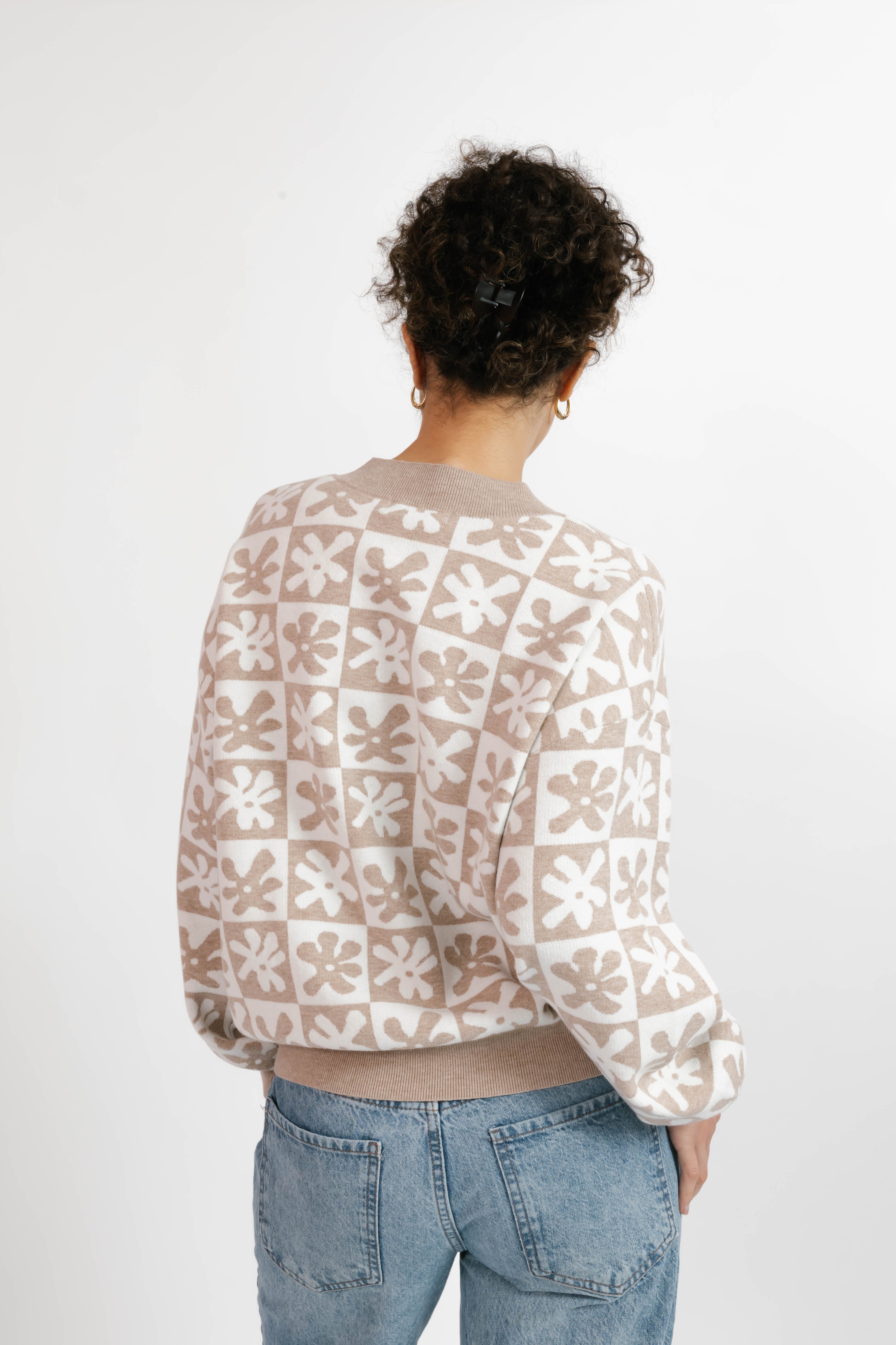Floral Checkered Sweater in Oatmeal/Cream