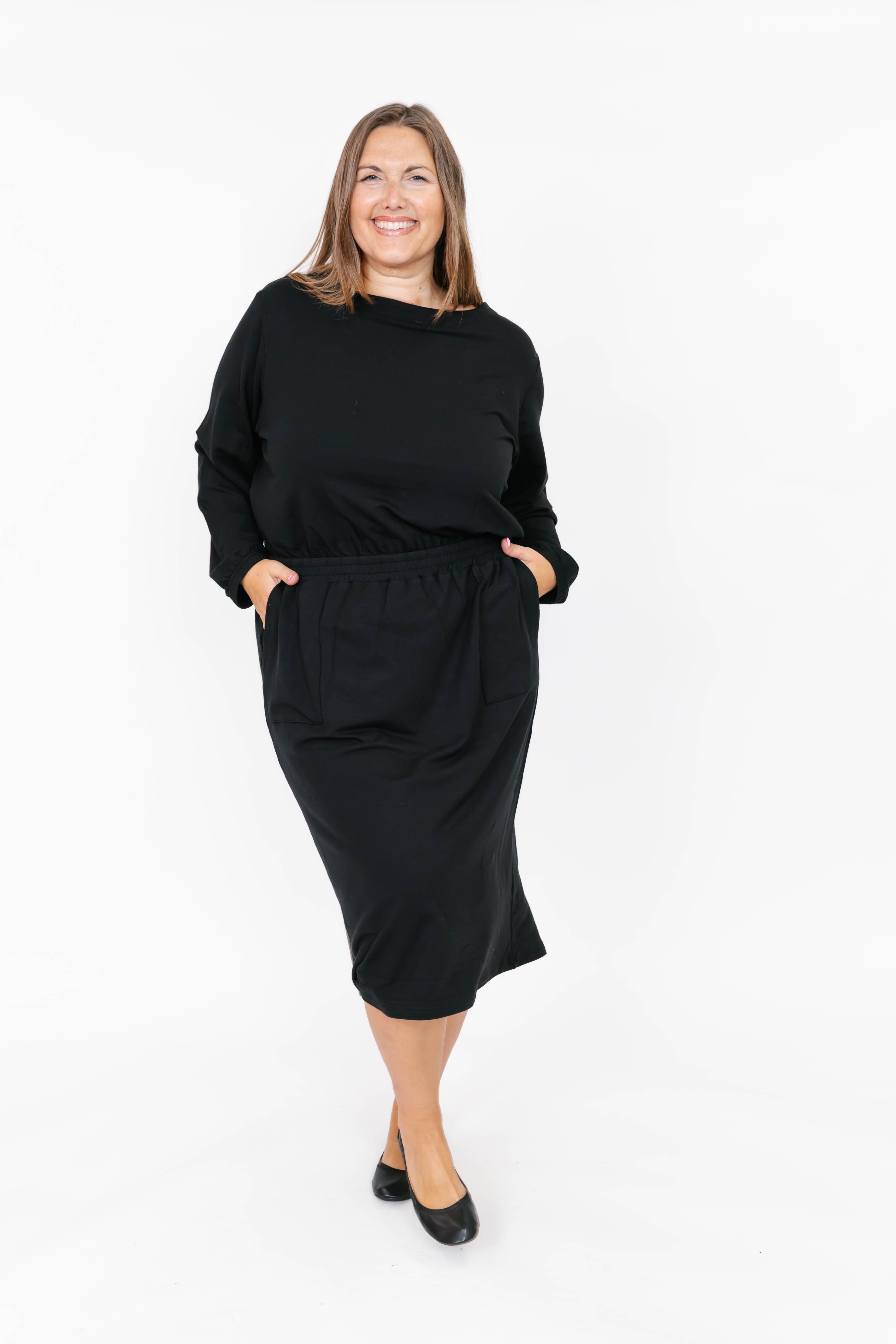 Frida Midi Dress in Midnight Black