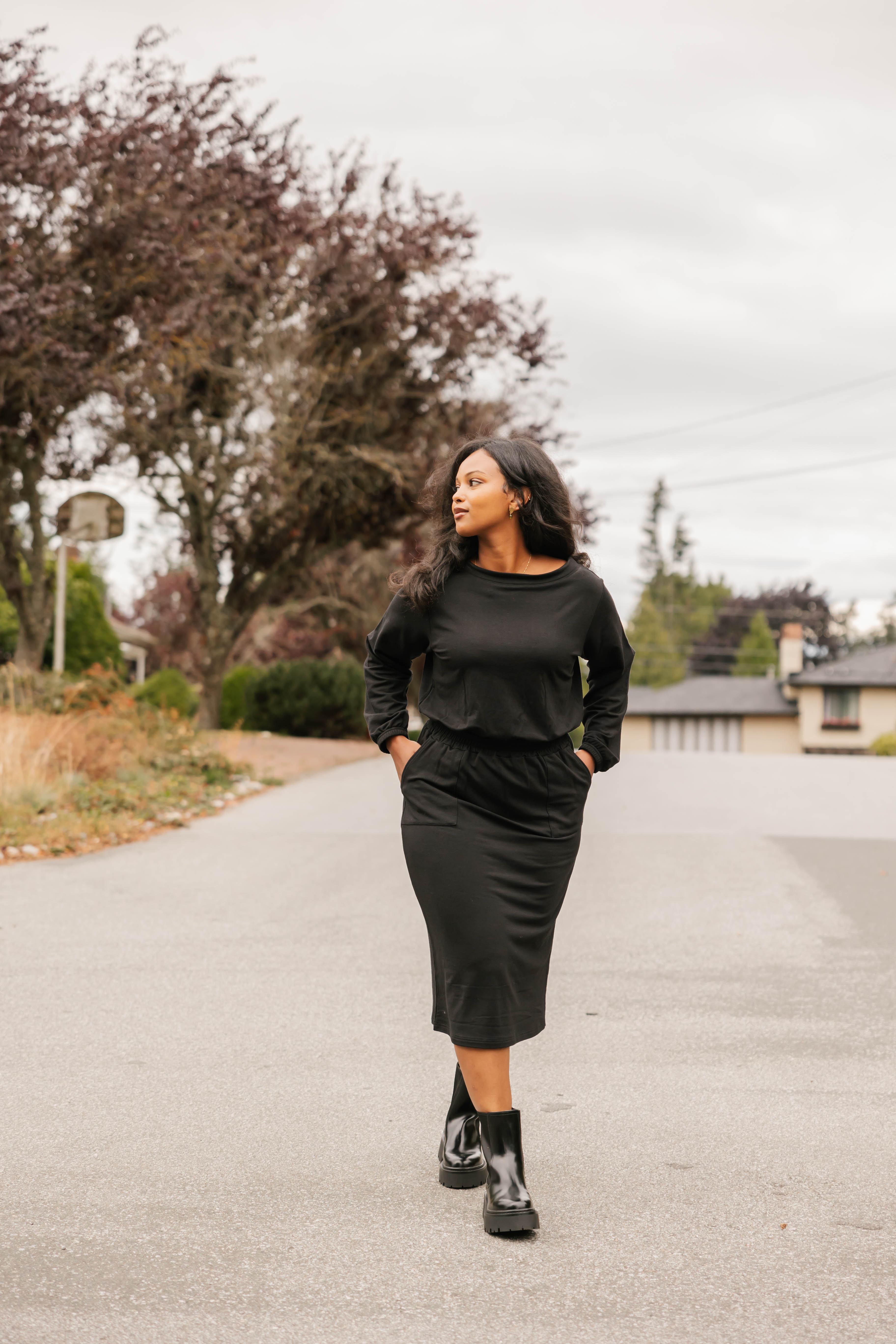 Frida Midi Dress in Midnight Black