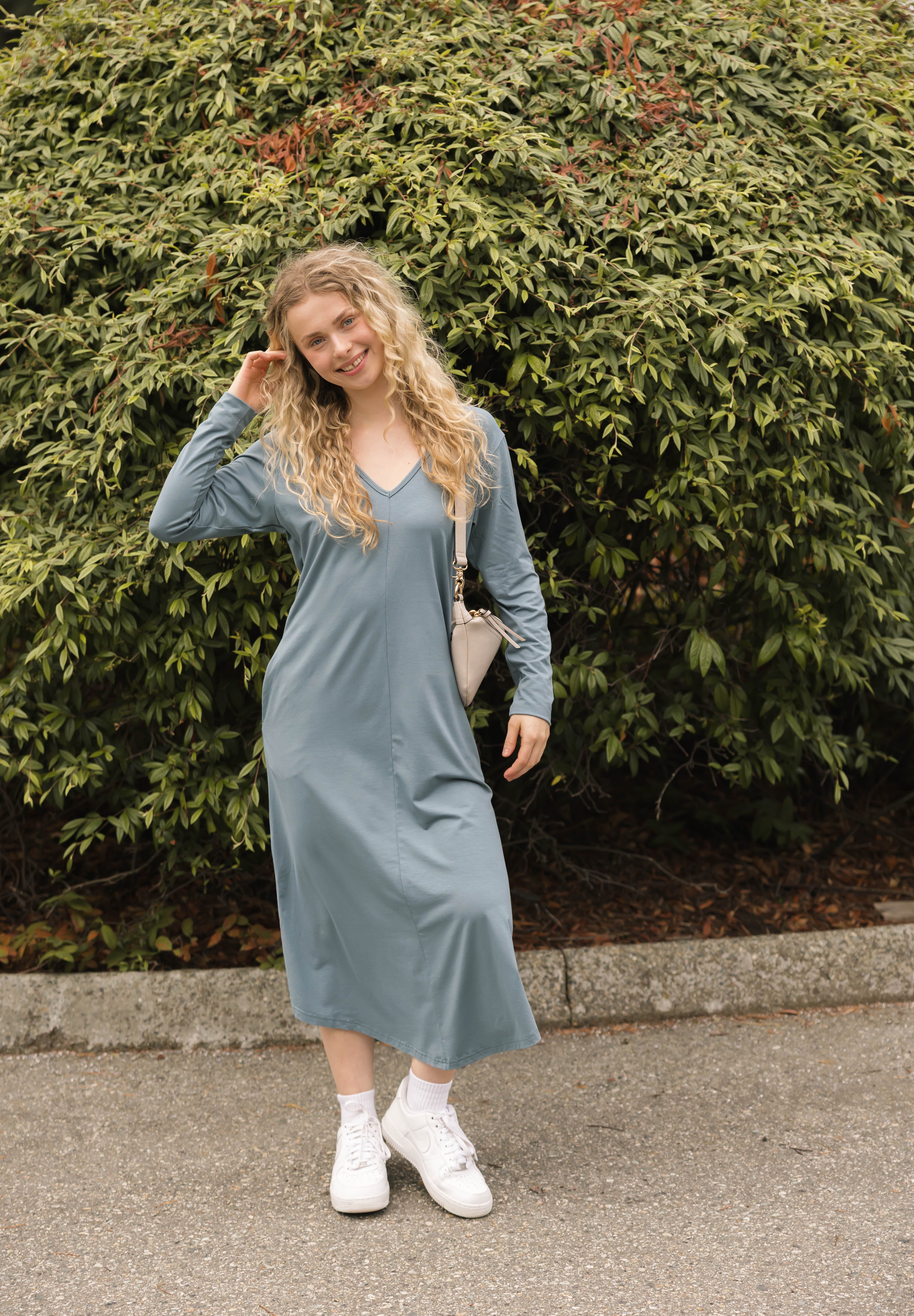 Friday Dress in Vintage Blue