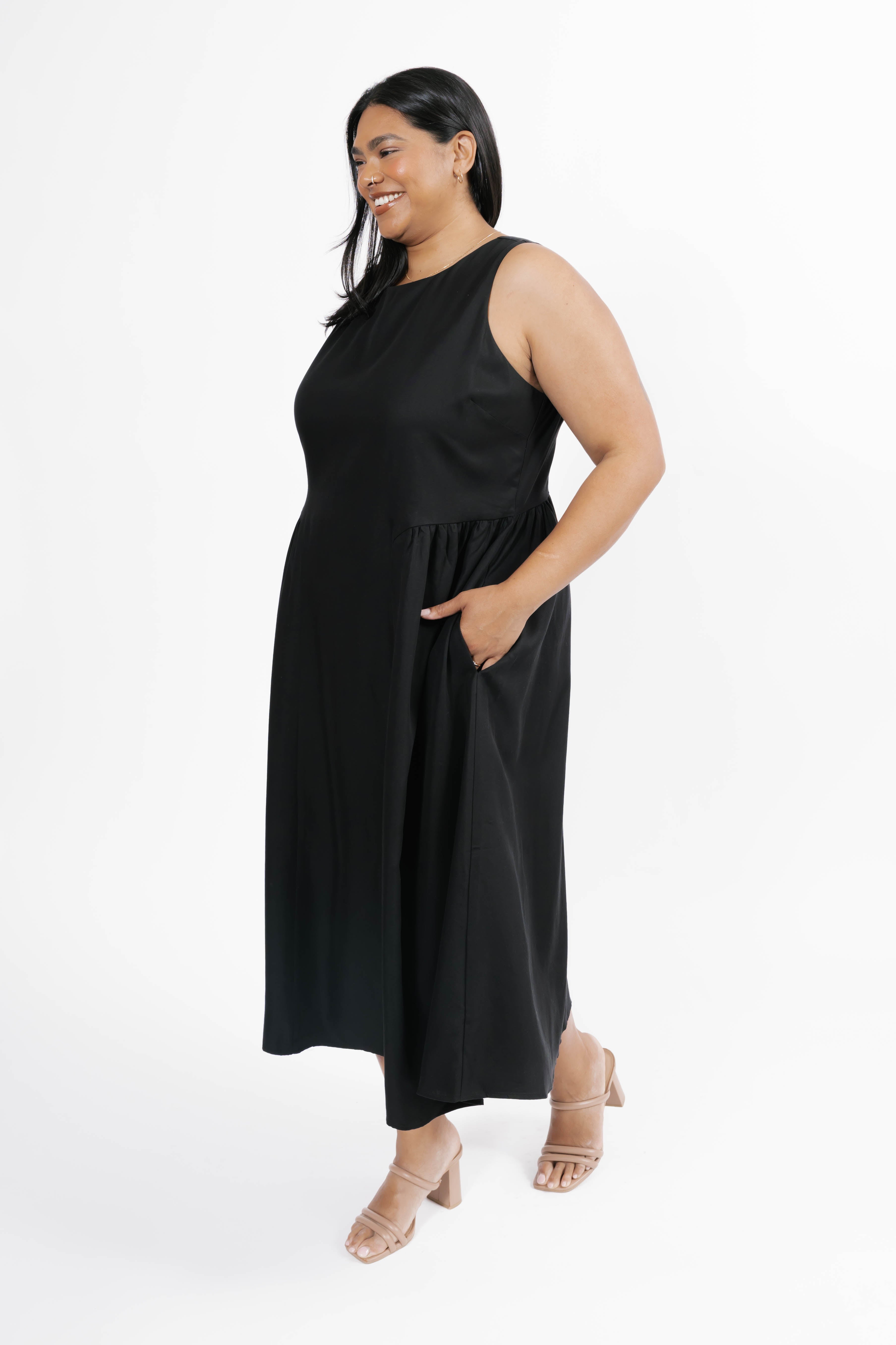 Grace Midi Dress in Midnight Black