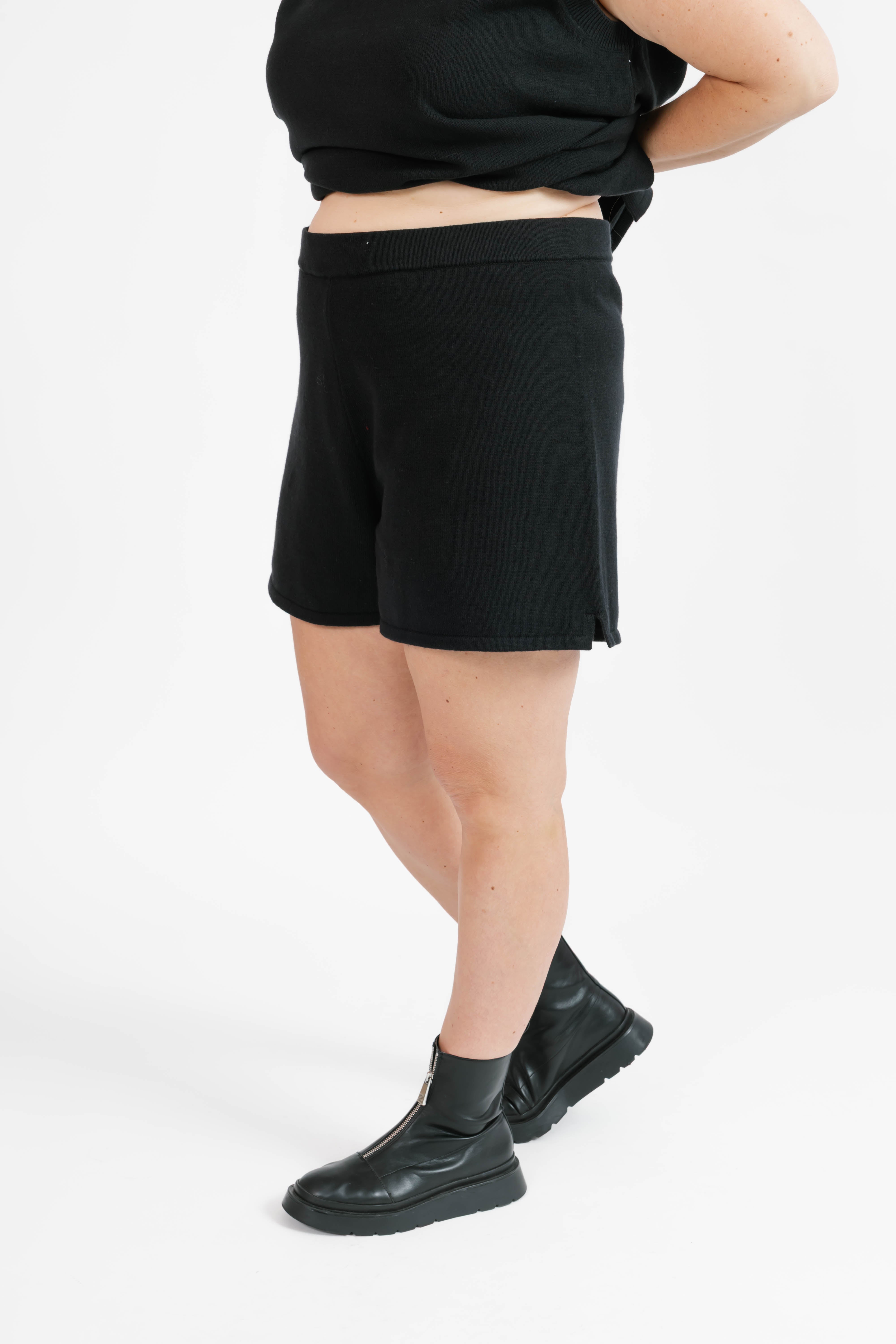 Knit Short in Midnight Black