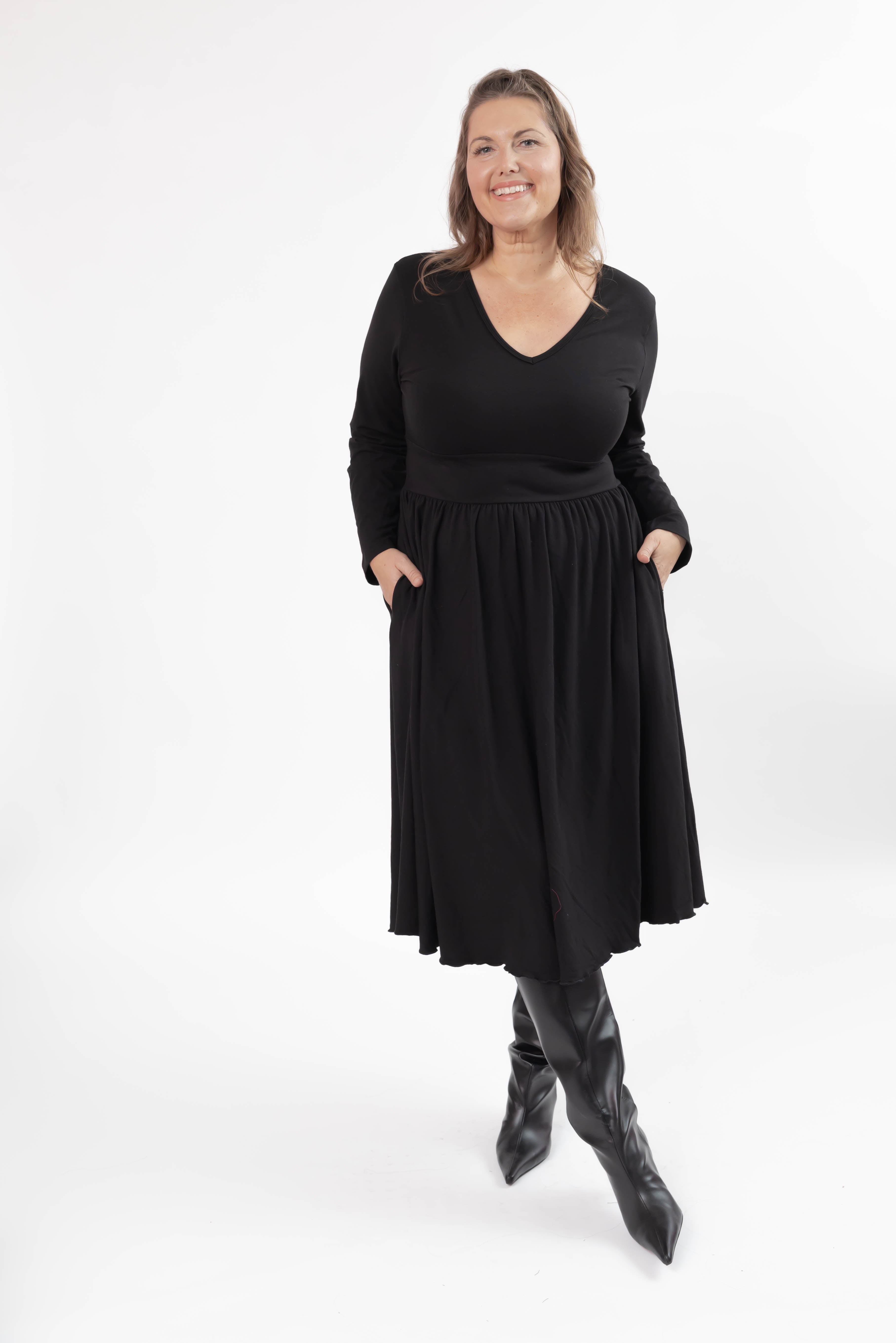 Leah Midi Dress in Midnight Black