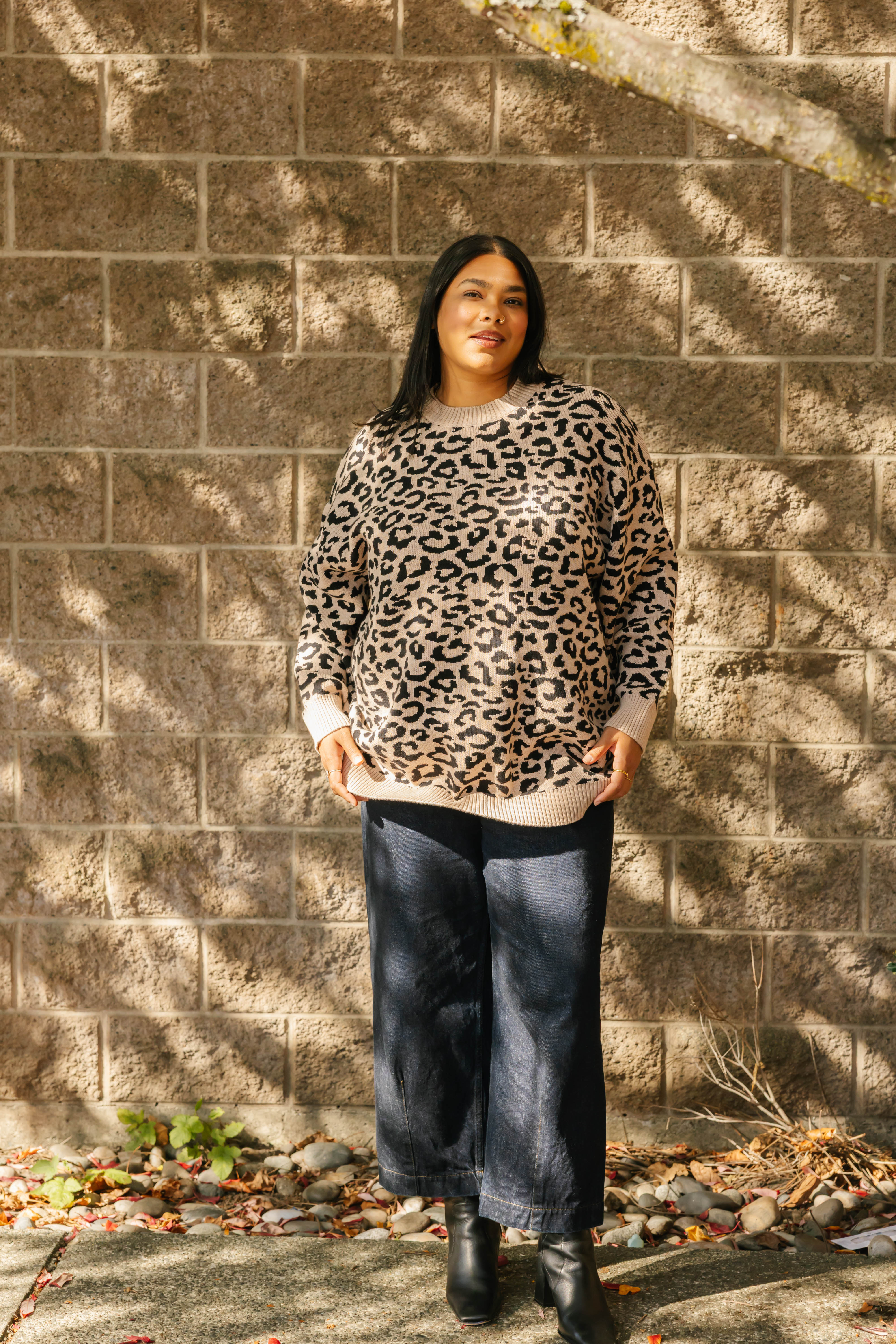 Leopard Long Sweater in Taupe/Midnight Black