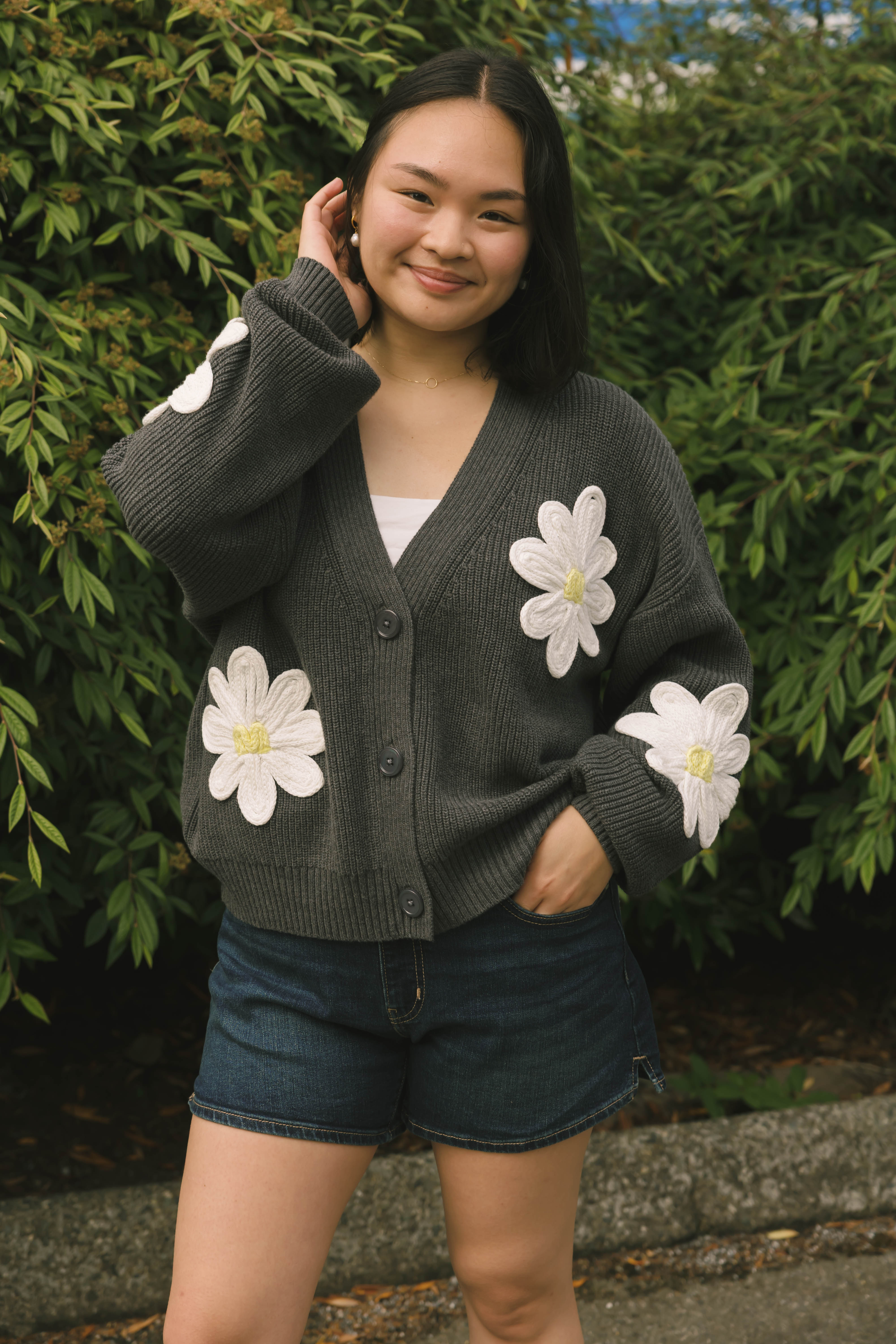 Nora Daisy Cardigan in Dark Grey/Ivory
