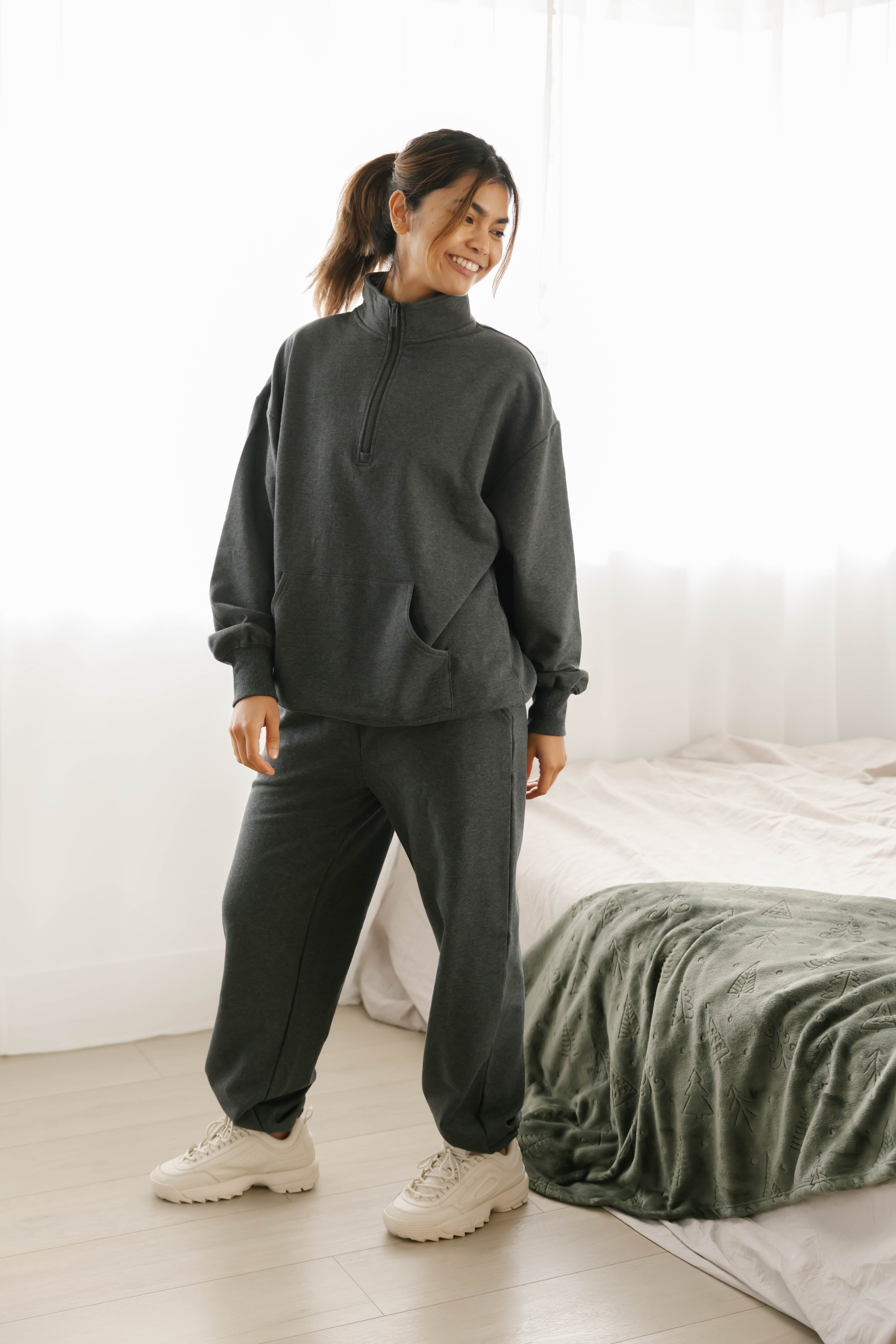 Sara Sweatfleece Jogger in Heather Charcoal