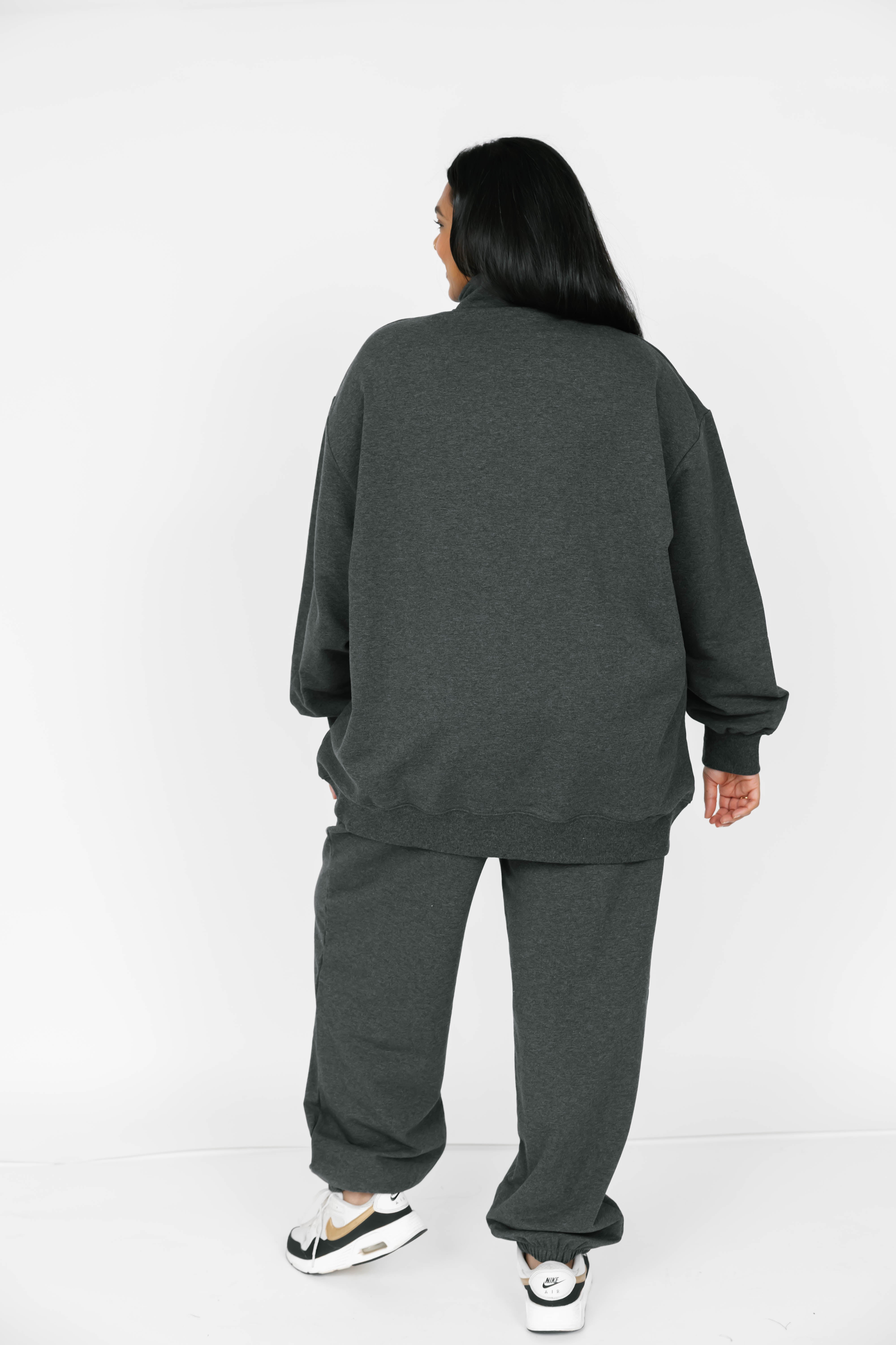 Sara Sweatfleece Jogger in Heather Charcoal