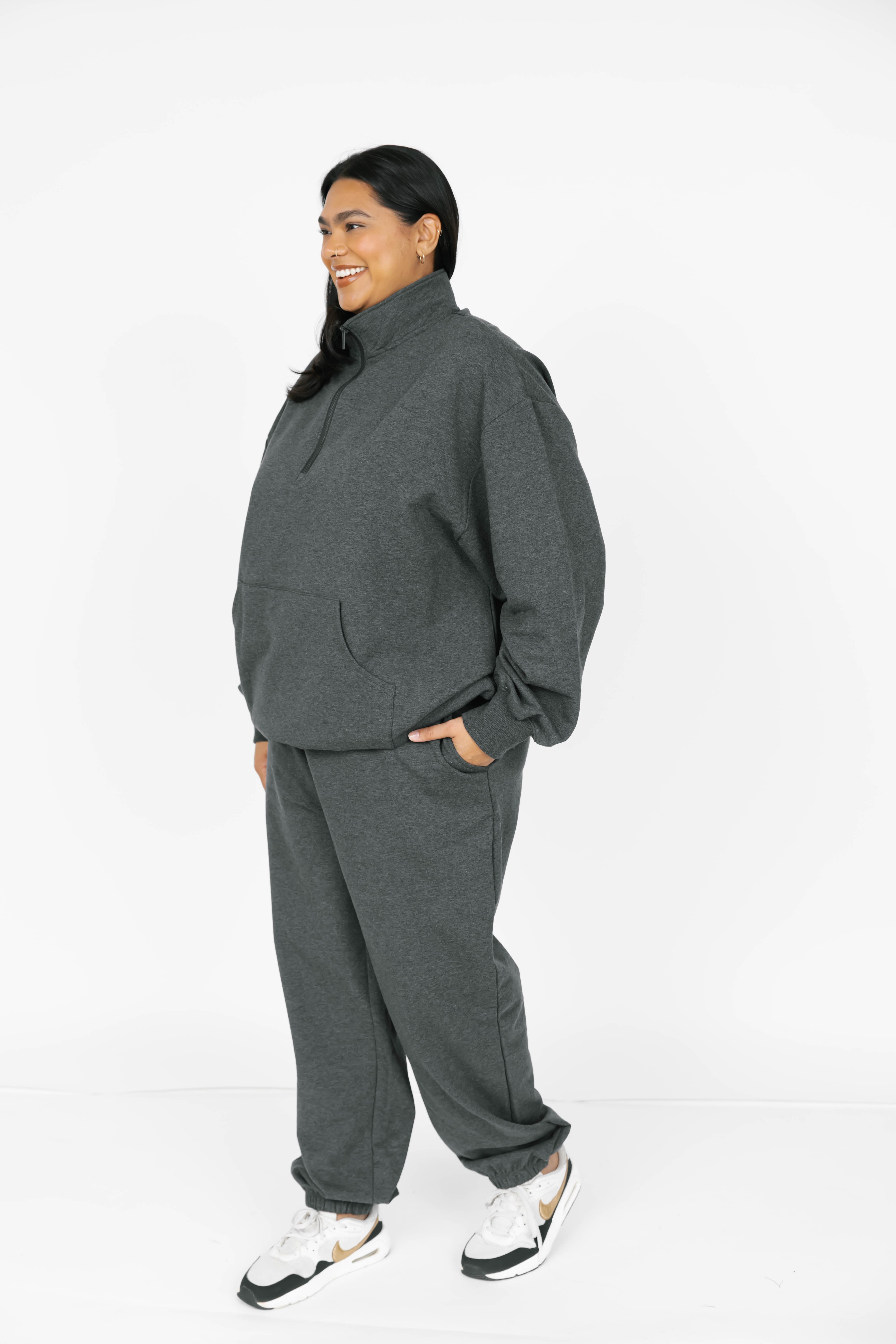 Sara Sweatfleece Jogger in Heather Charcoal
