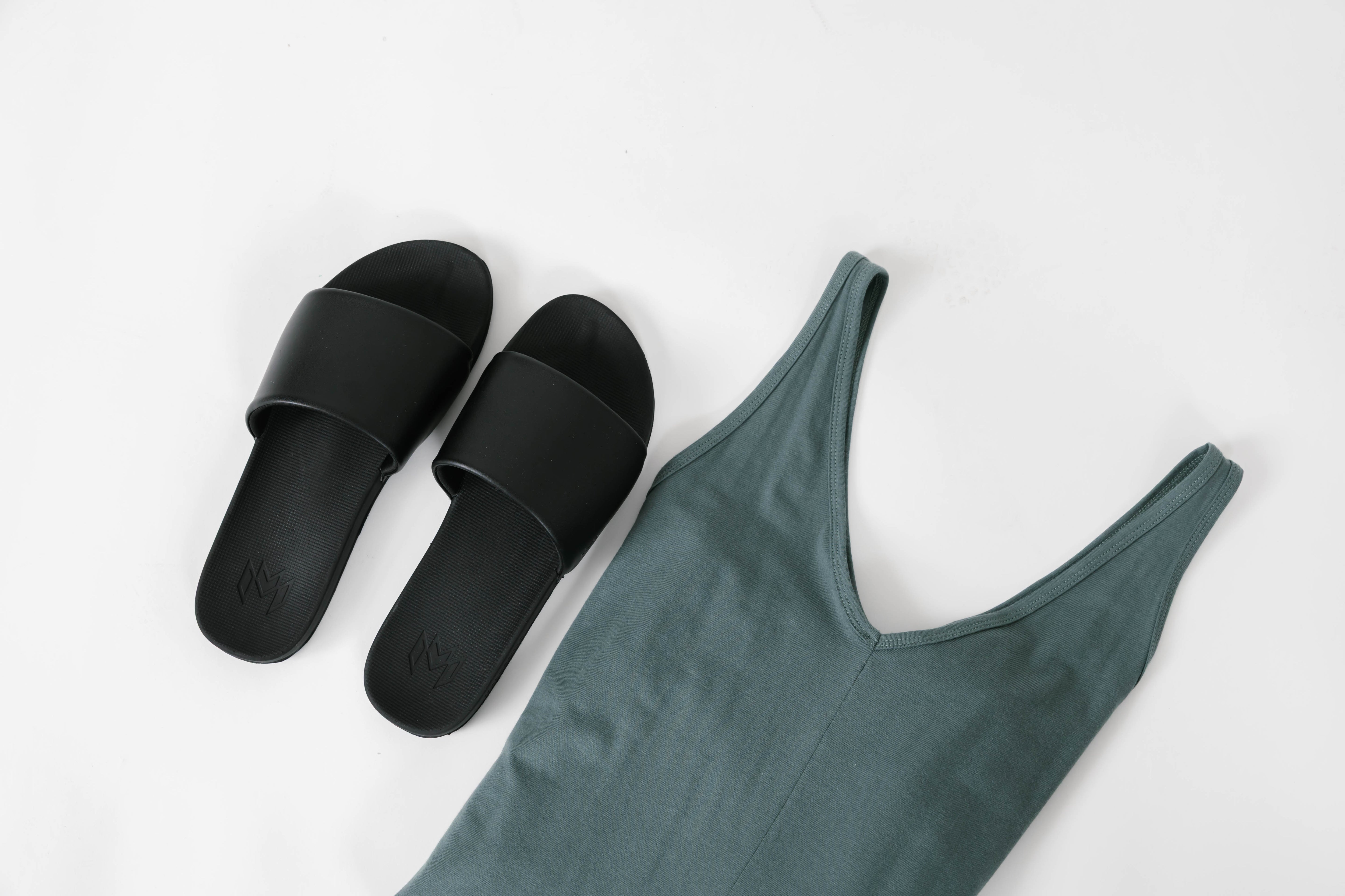 Slide Into Spring Break Pack: Slaya Black Sandal + Mystery Romper