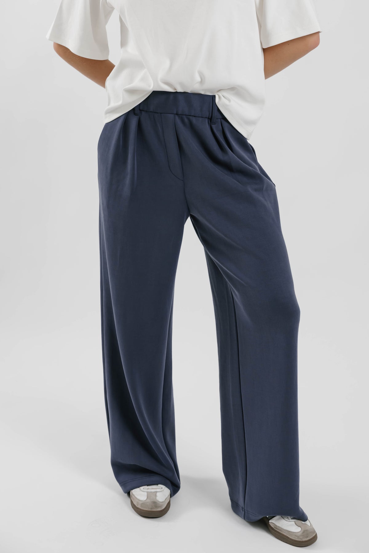 Halle Microscuba Pants in Denim Navy