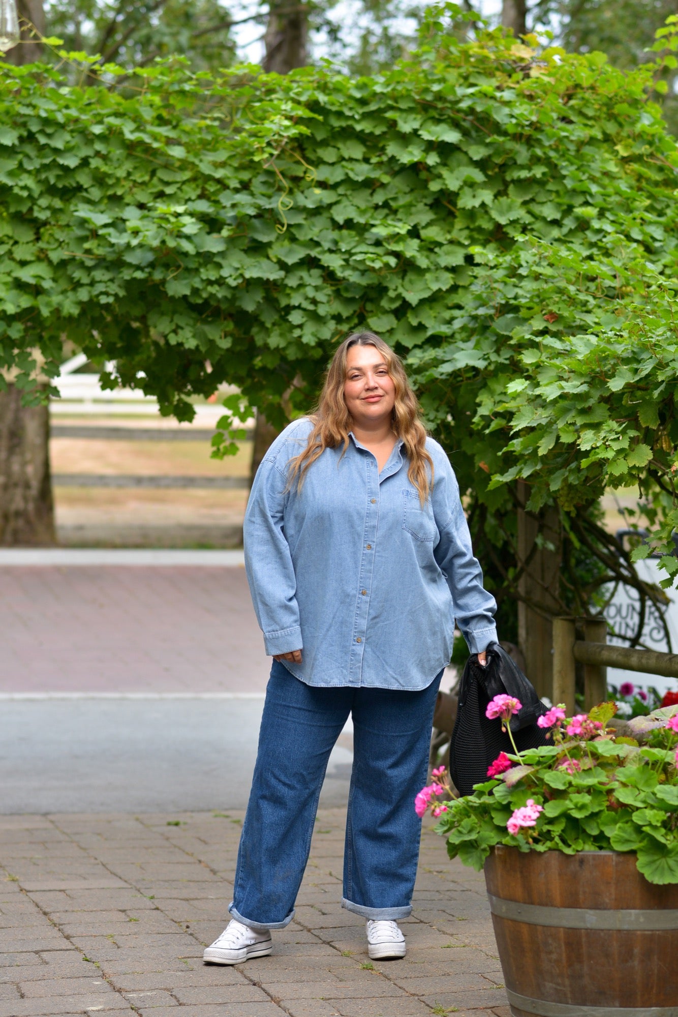 Leah Chambray Blouse in Light-Medium Denim