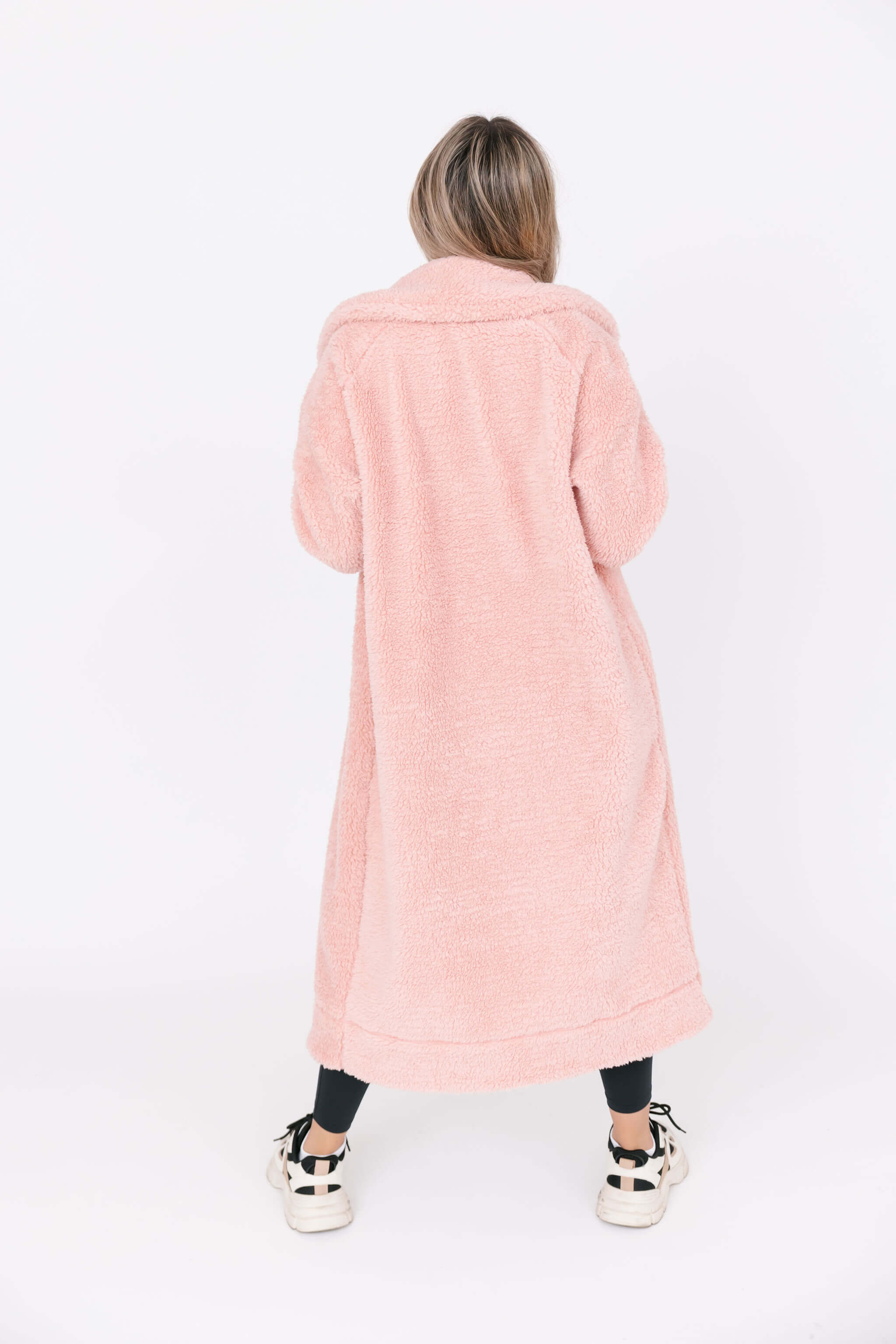 Smash + Tess and Kaitlyn Bristowe Cozy Chic Teddy Coat in Rosé Pink