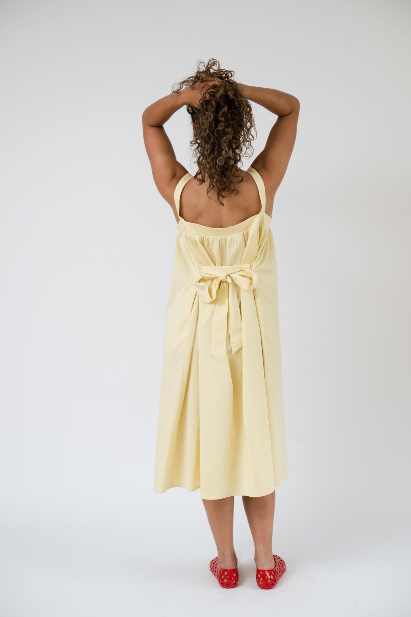 Zoe Sleeveless Midi Dress in Butter Yellow
